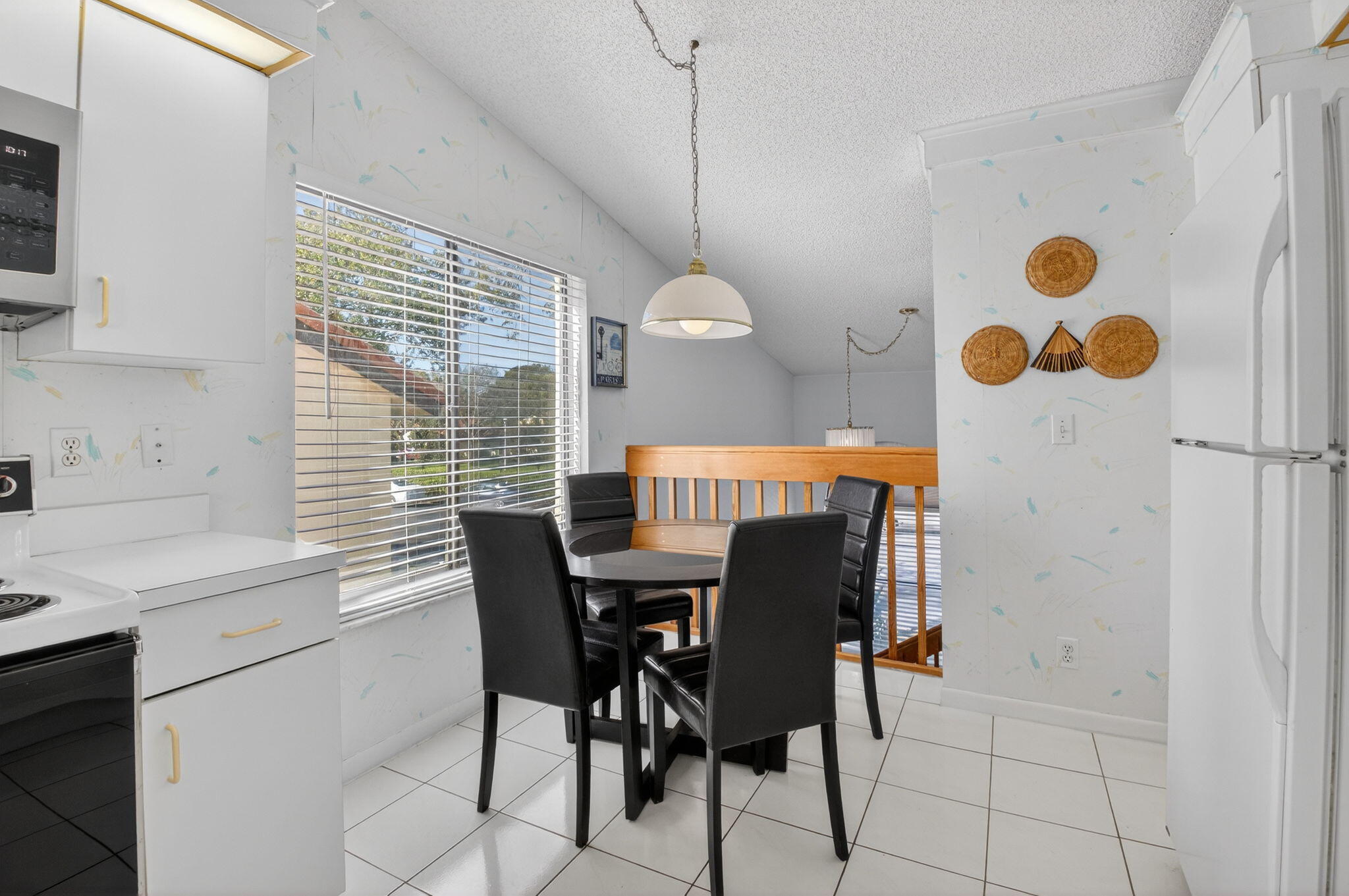 10279 N Circle Lake Drive 202