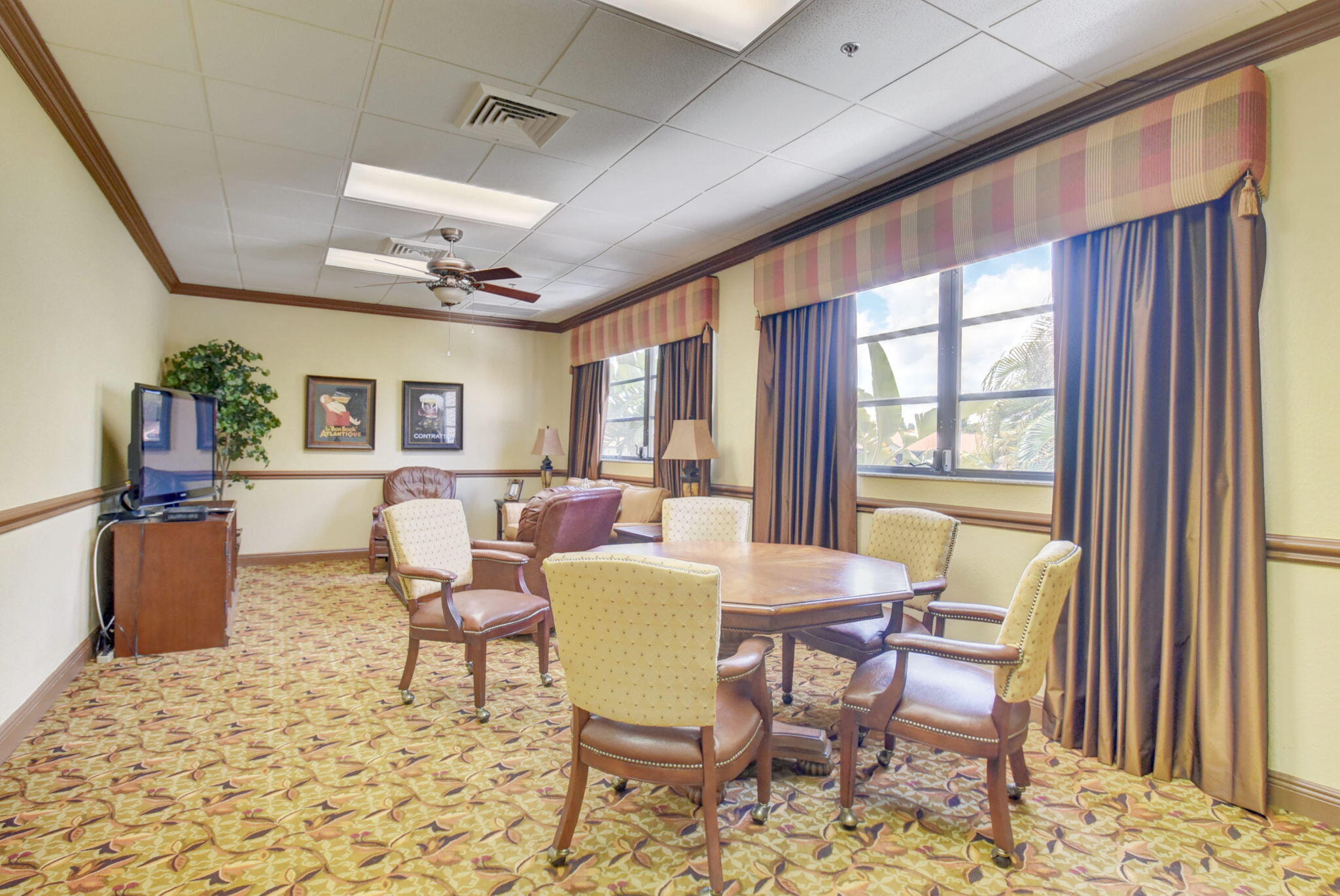 10279 N Circle Lake Drive 202