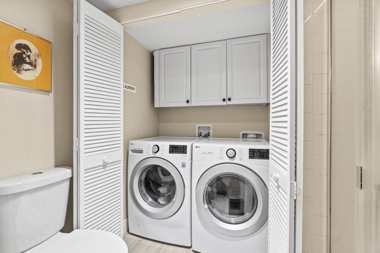 4 Stratford Drive E B