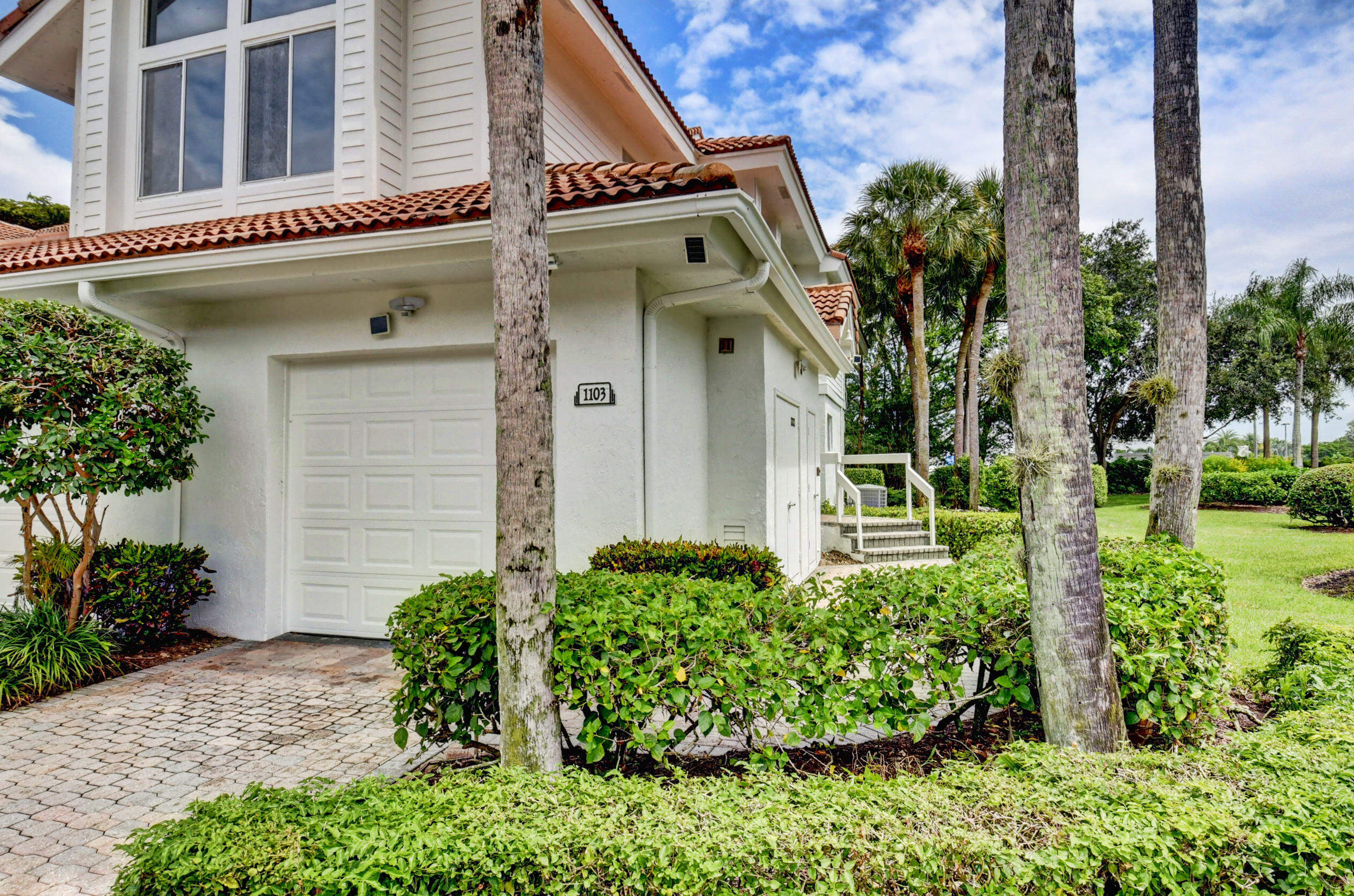 2464 NW 59th Street 1103
