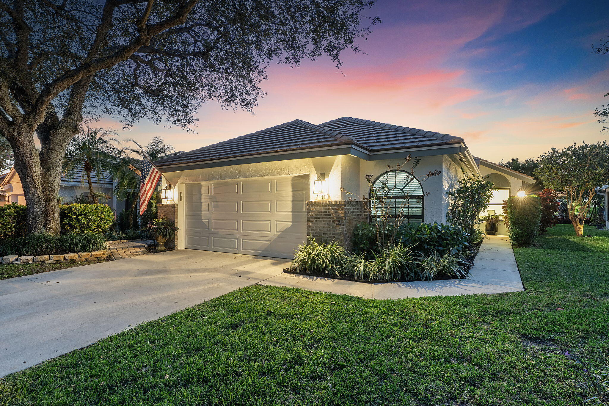 380 Sherwood Forest Drive