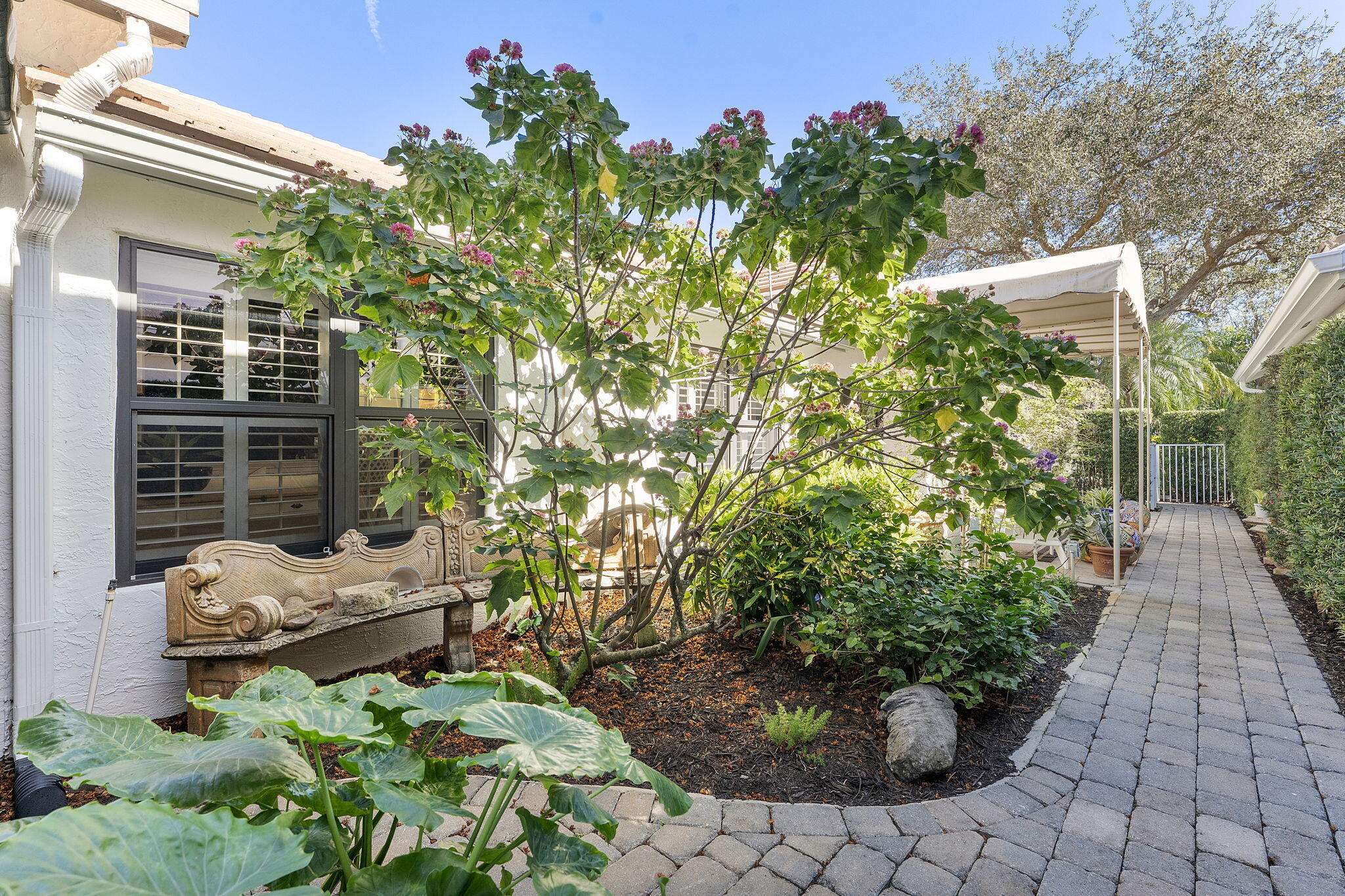 380 Sherwood Forest Drive