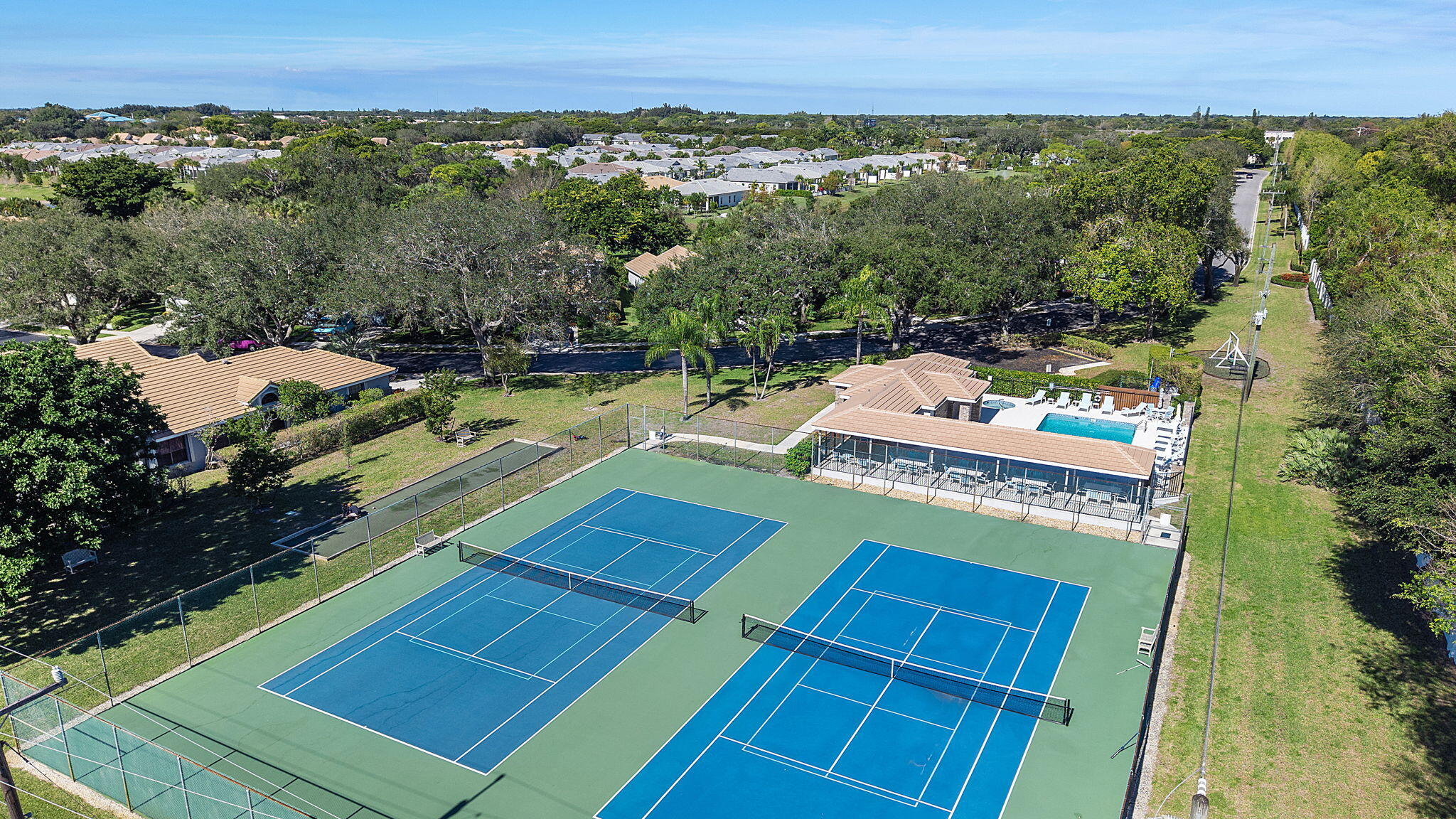 380 Sherwood Forest Drive