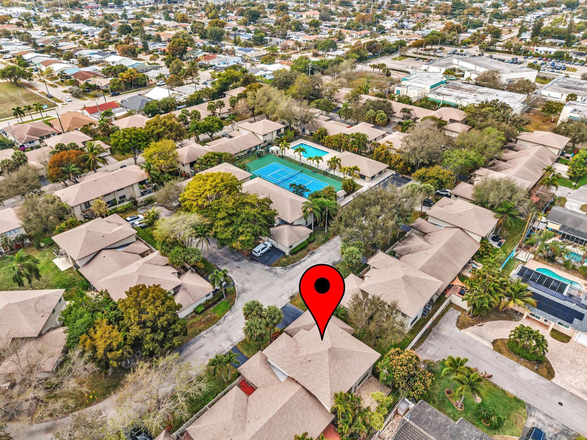 1779 NE 40th Place 405