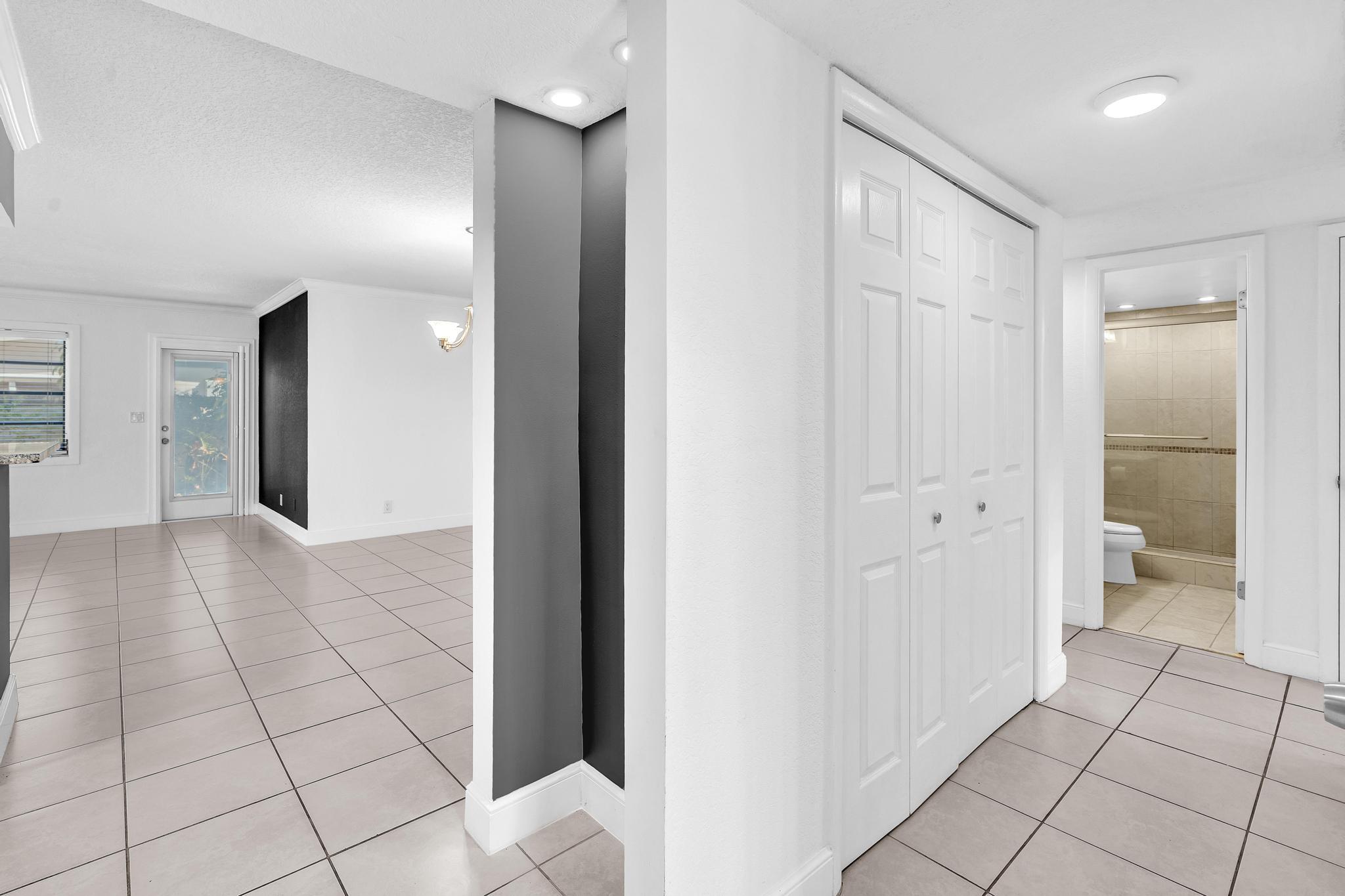 1779 NE 40th Place 405