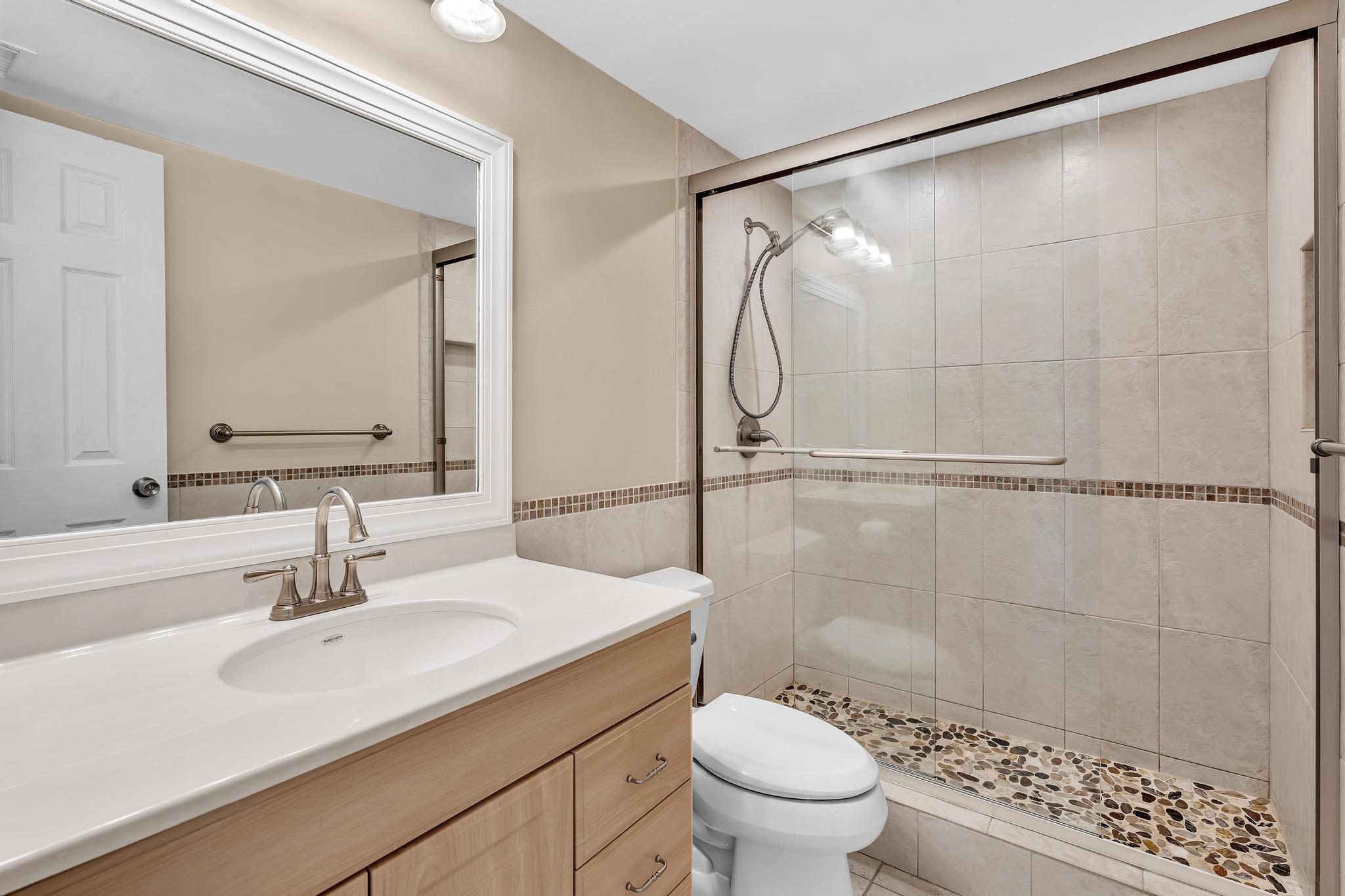 1779 NE 40th Place 405