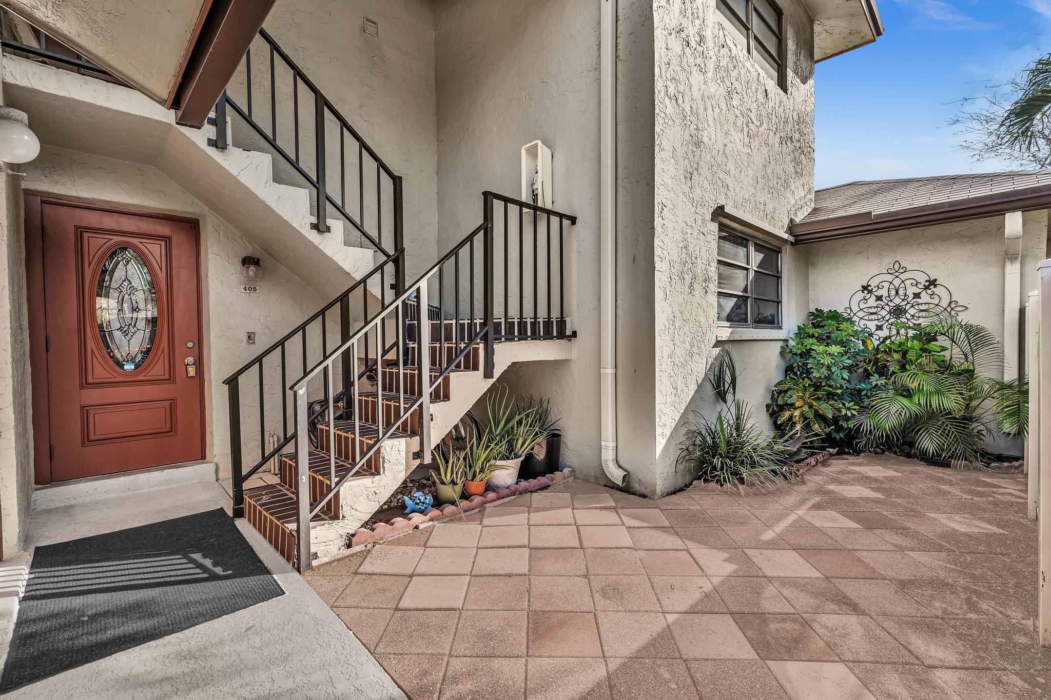 1779 NE 40th Place 405