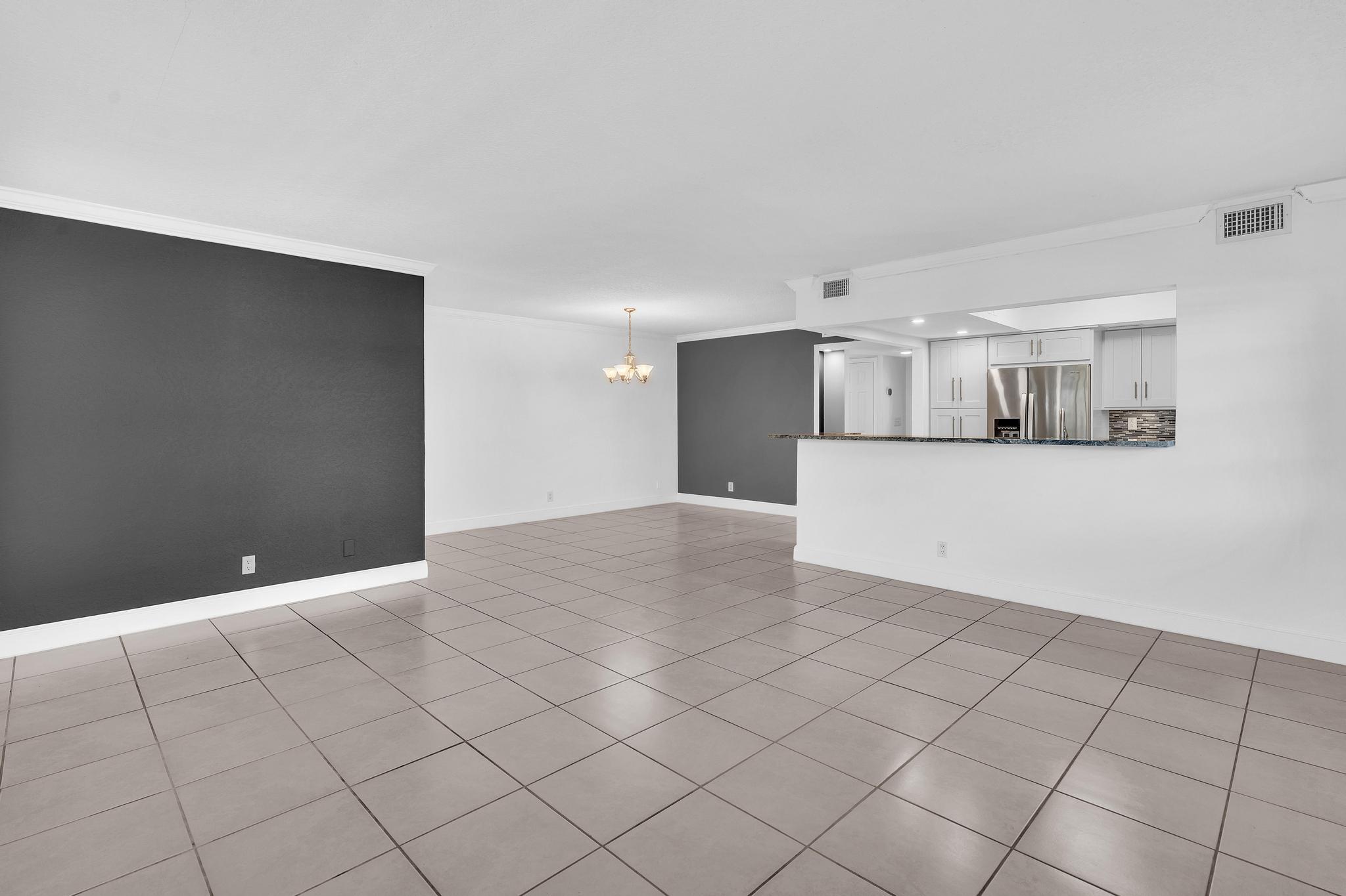 1779 NE 40th Place 405