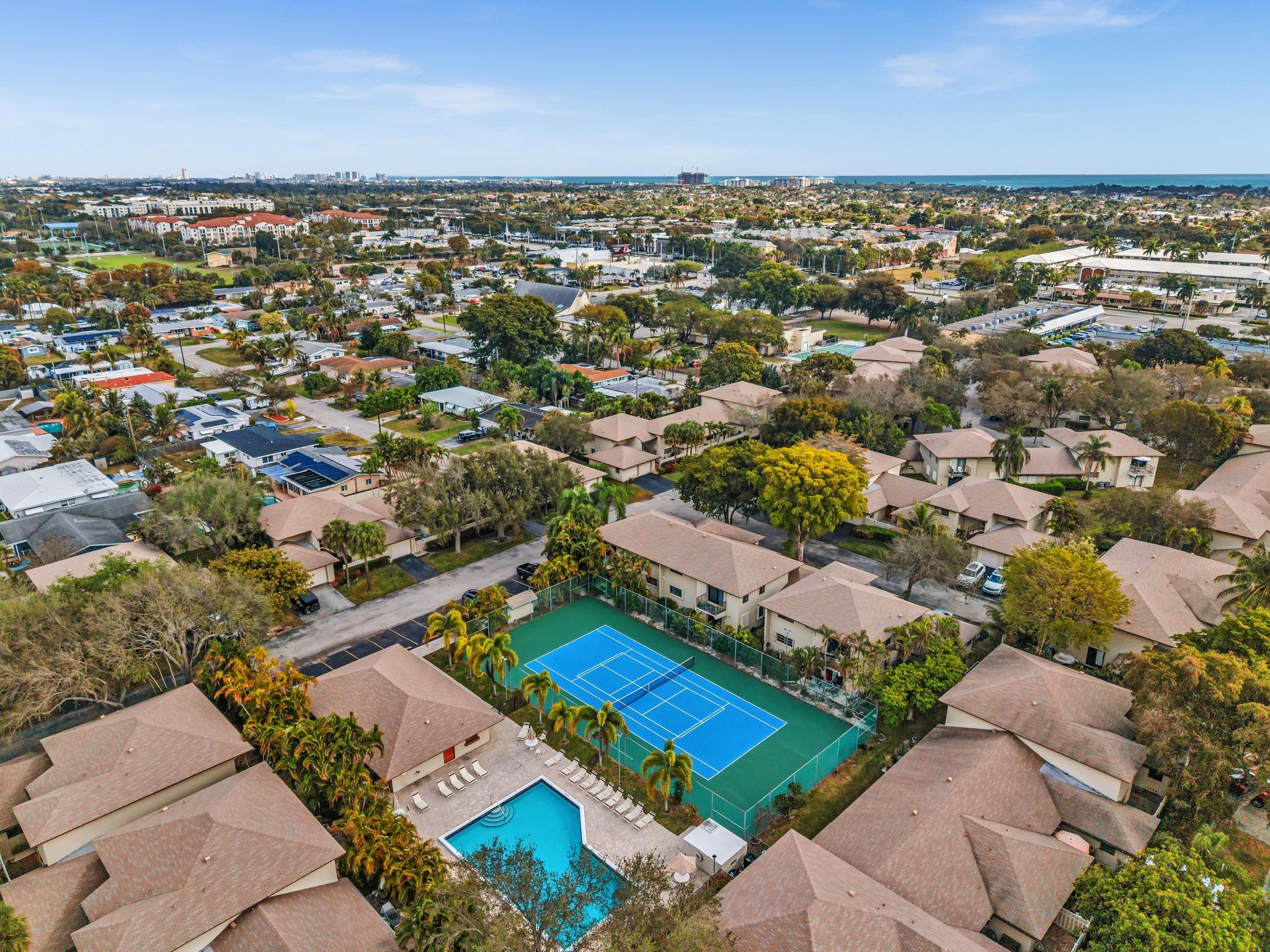 1779 NE 40th Place 405