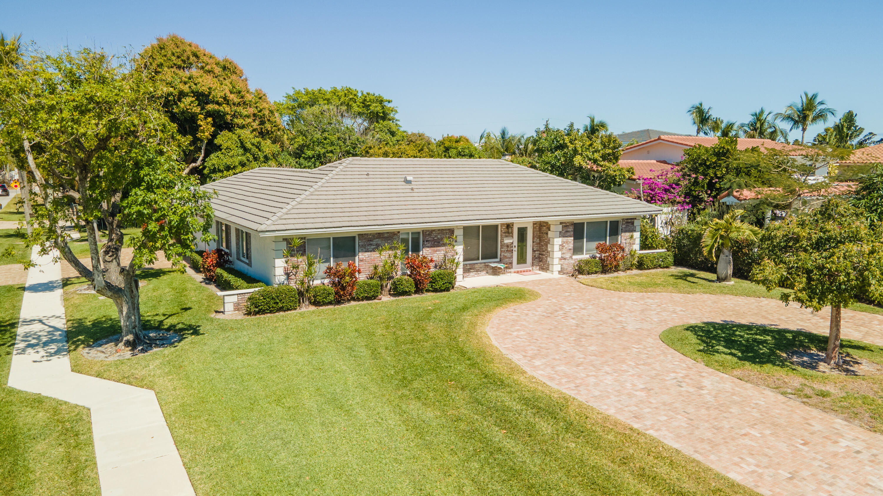 401 NE 10th Ter Terrace