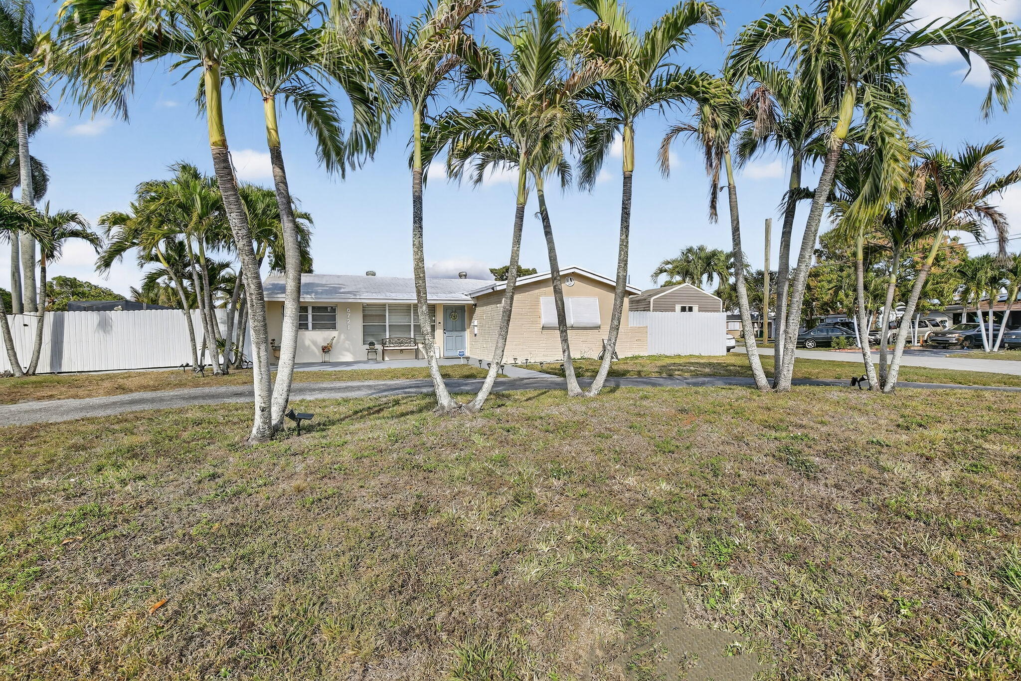 6721 SW 28th Court