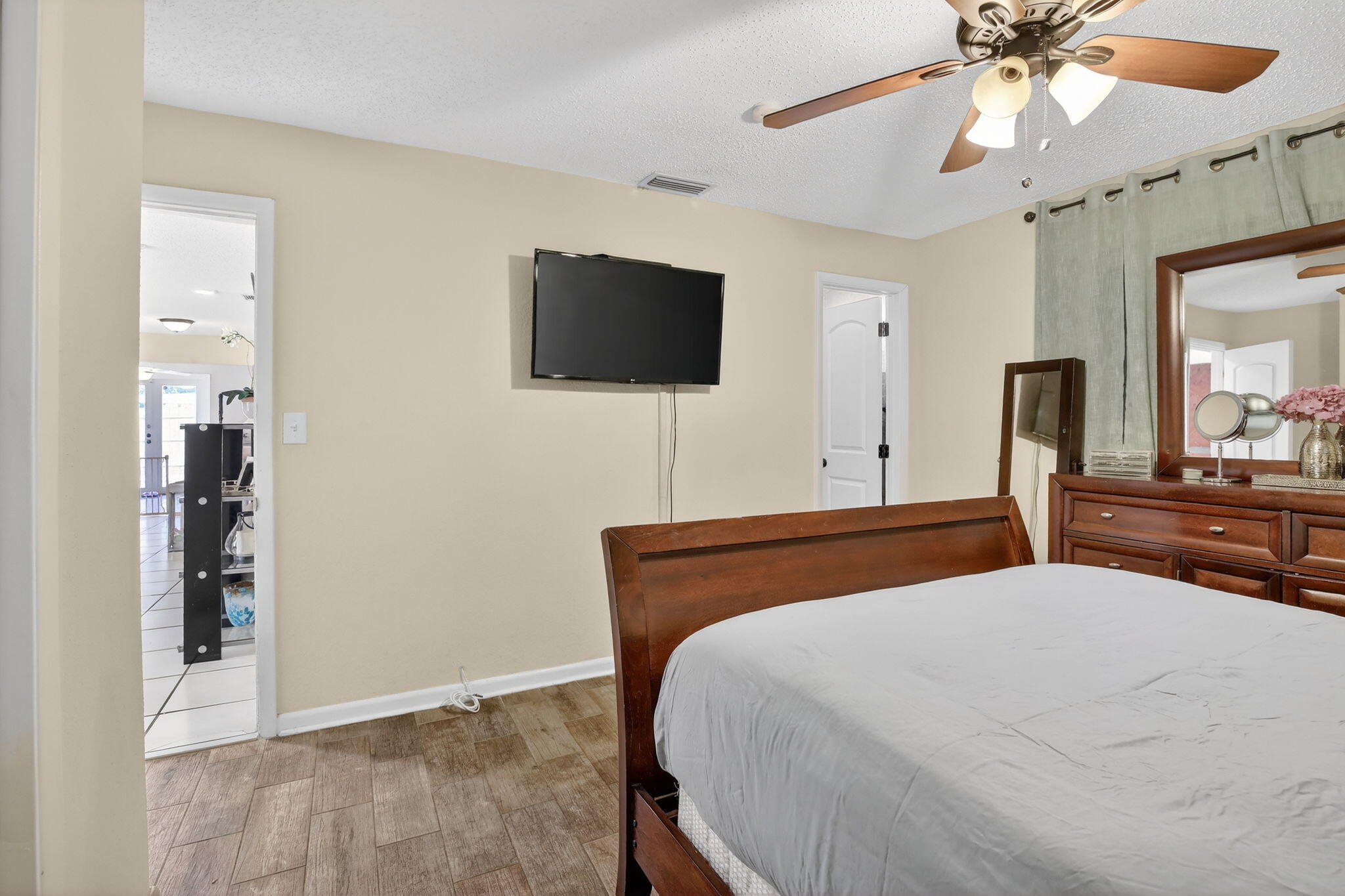 6721 SW 28th Court
