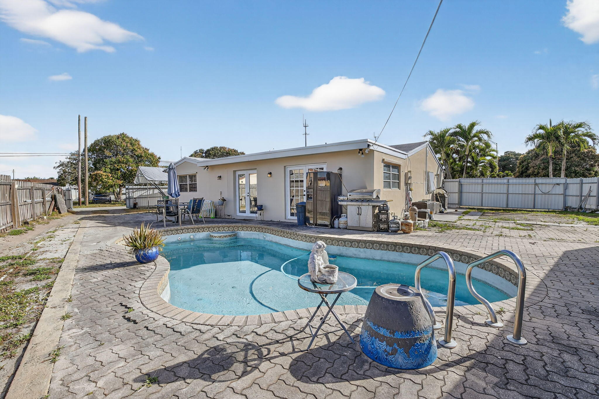 6721 SW 28th Court