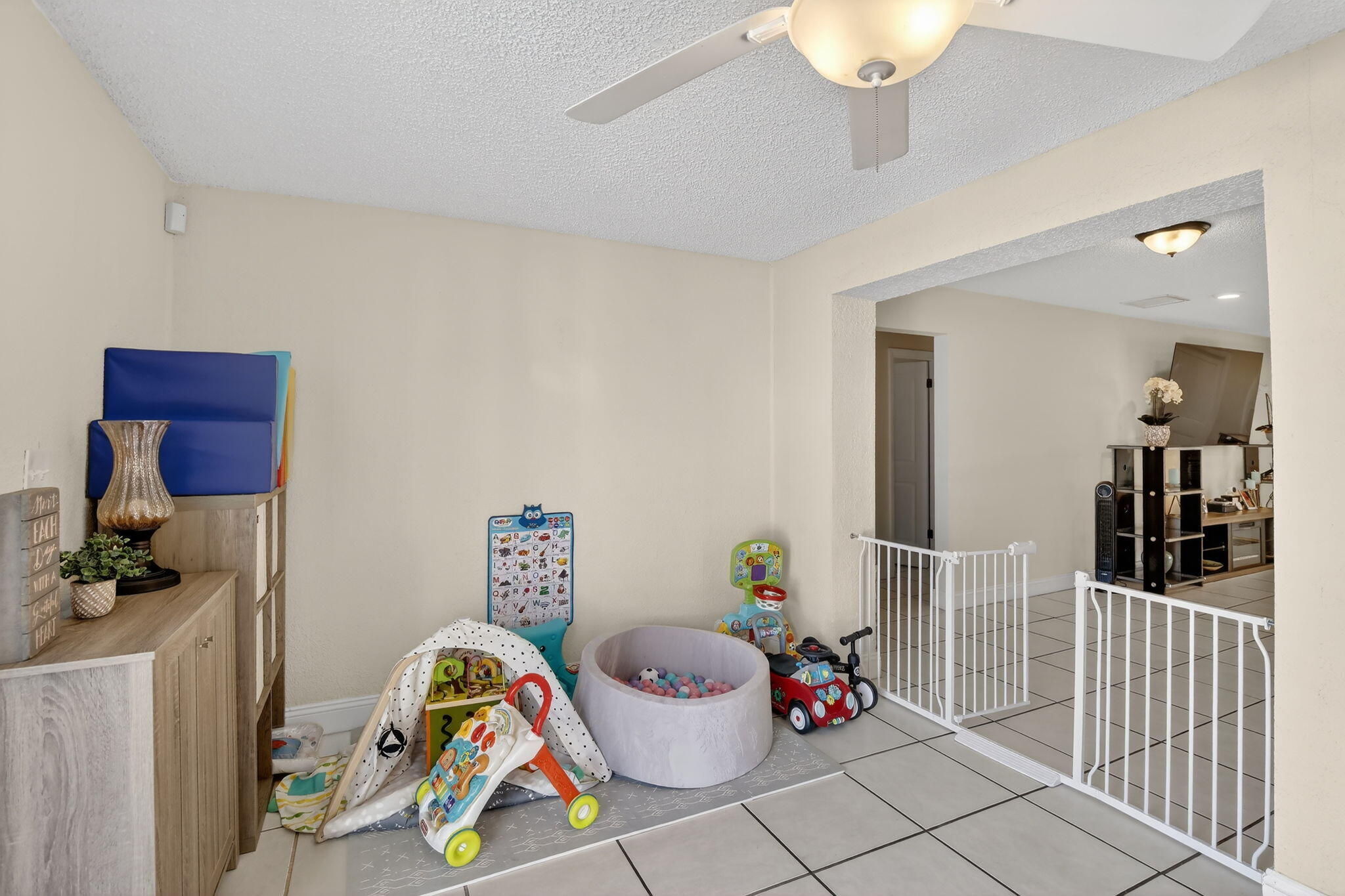 6721 SW 28th Court