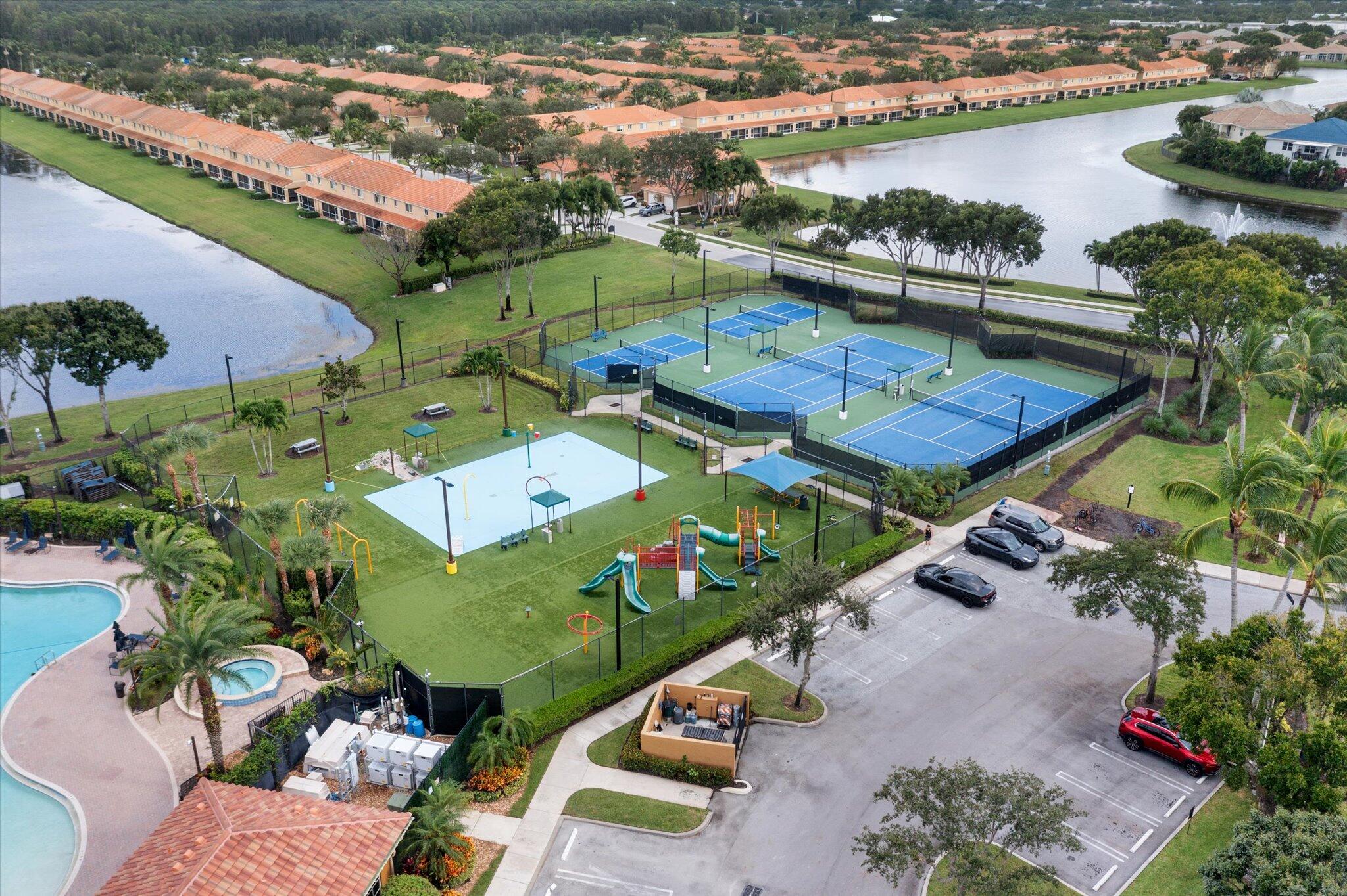 3422 Commodore Court