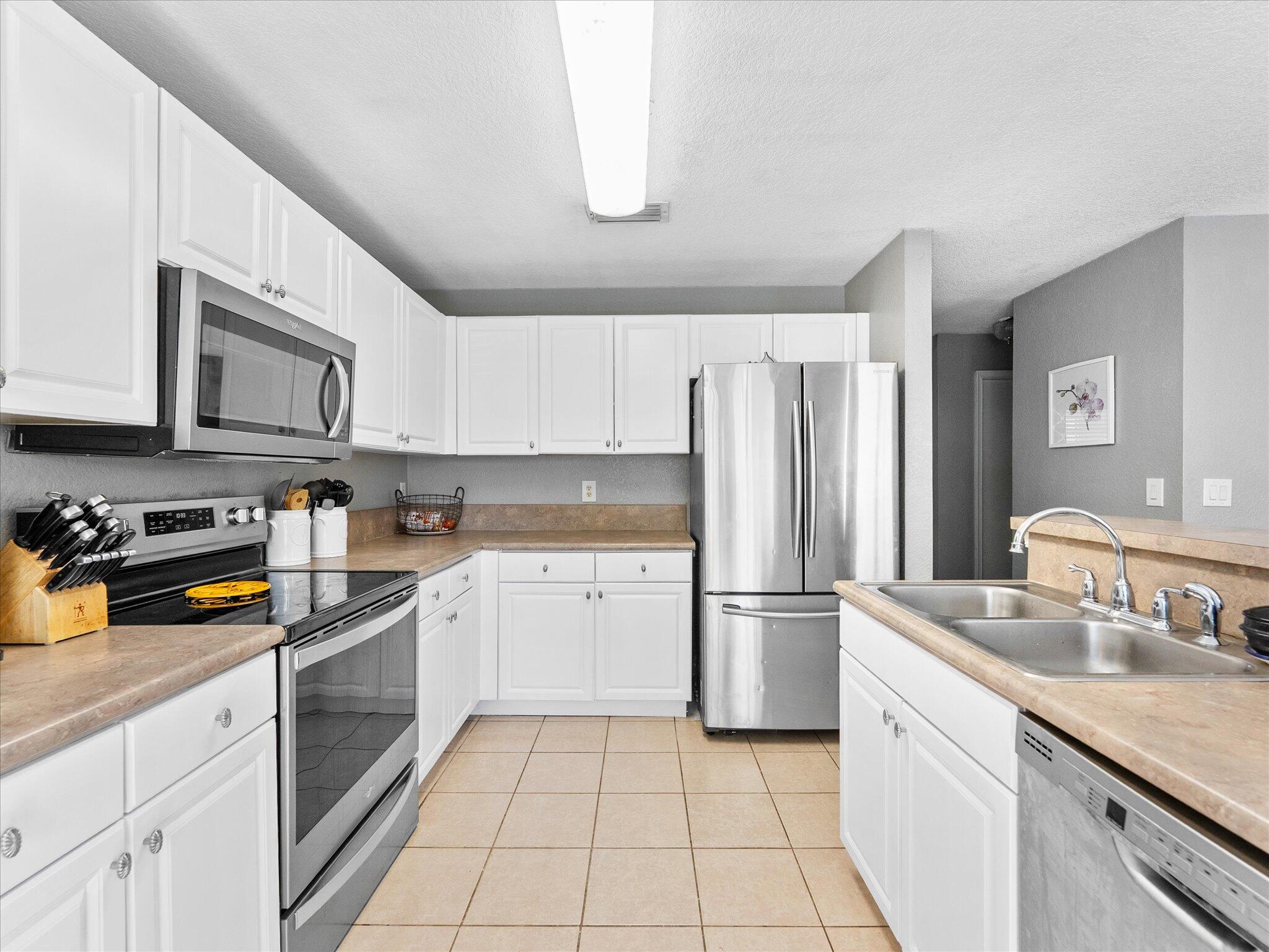 3422 Commodore Court