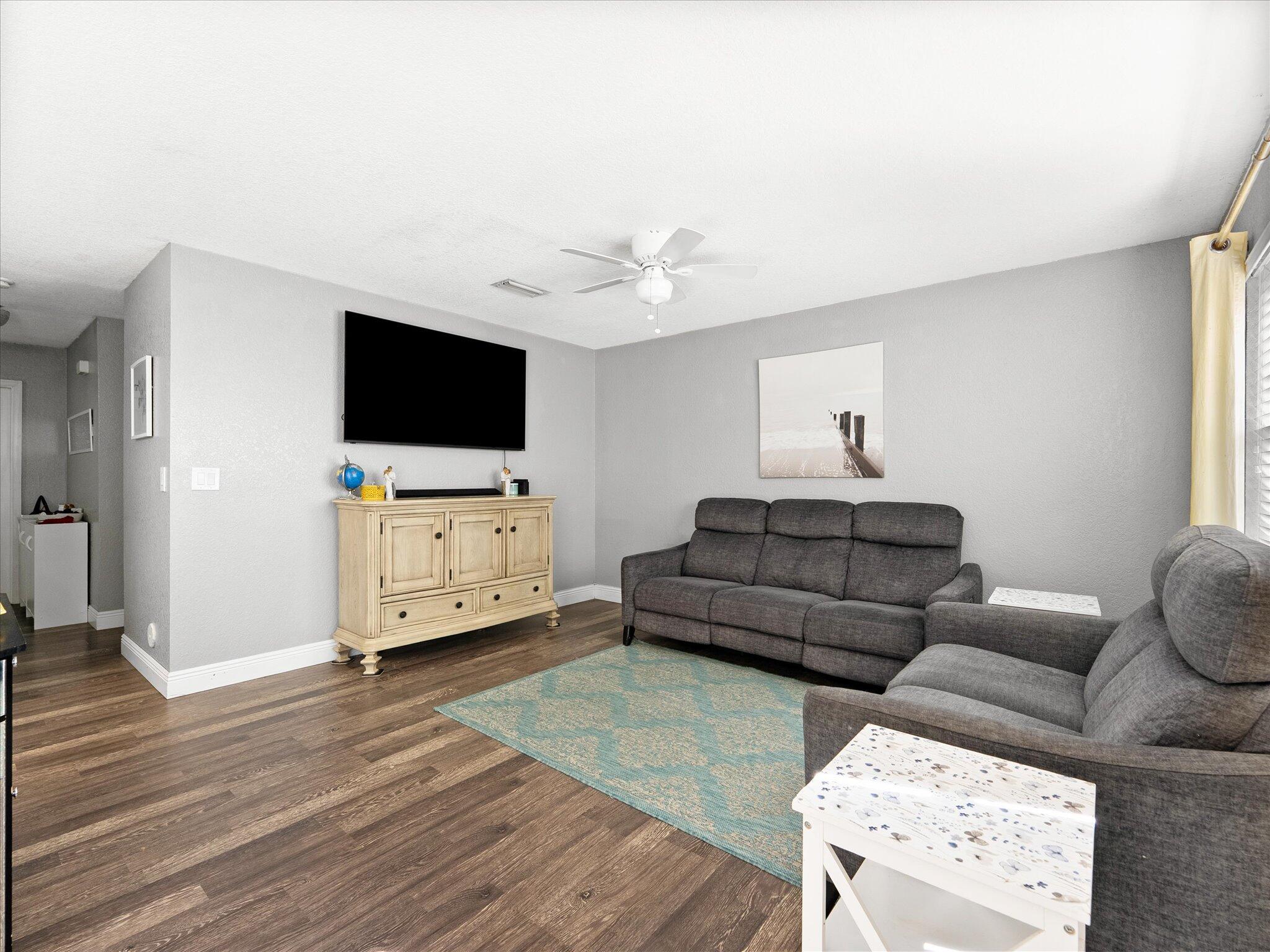 3422 Commodore Court