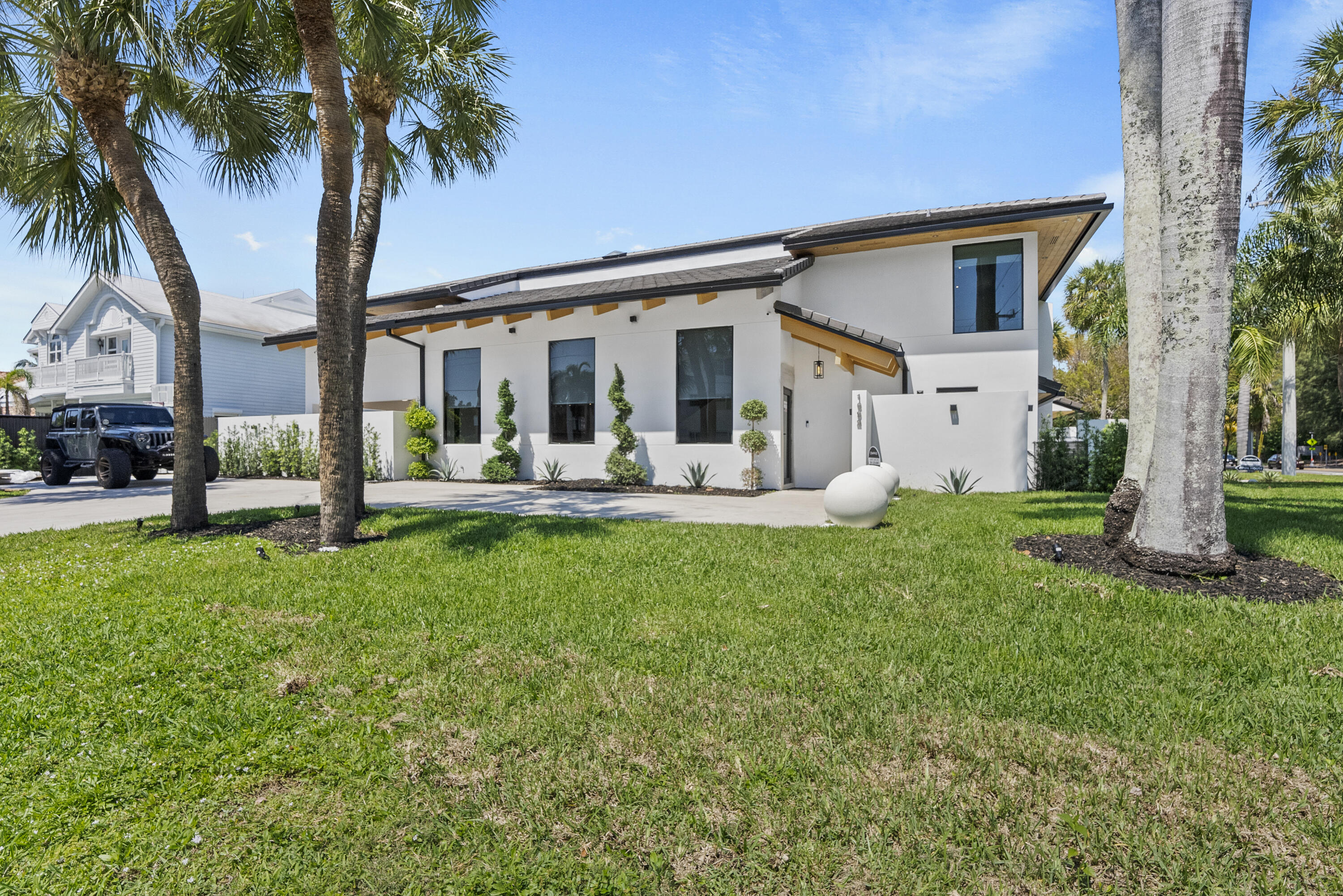 1692 S Ocean Boulevard