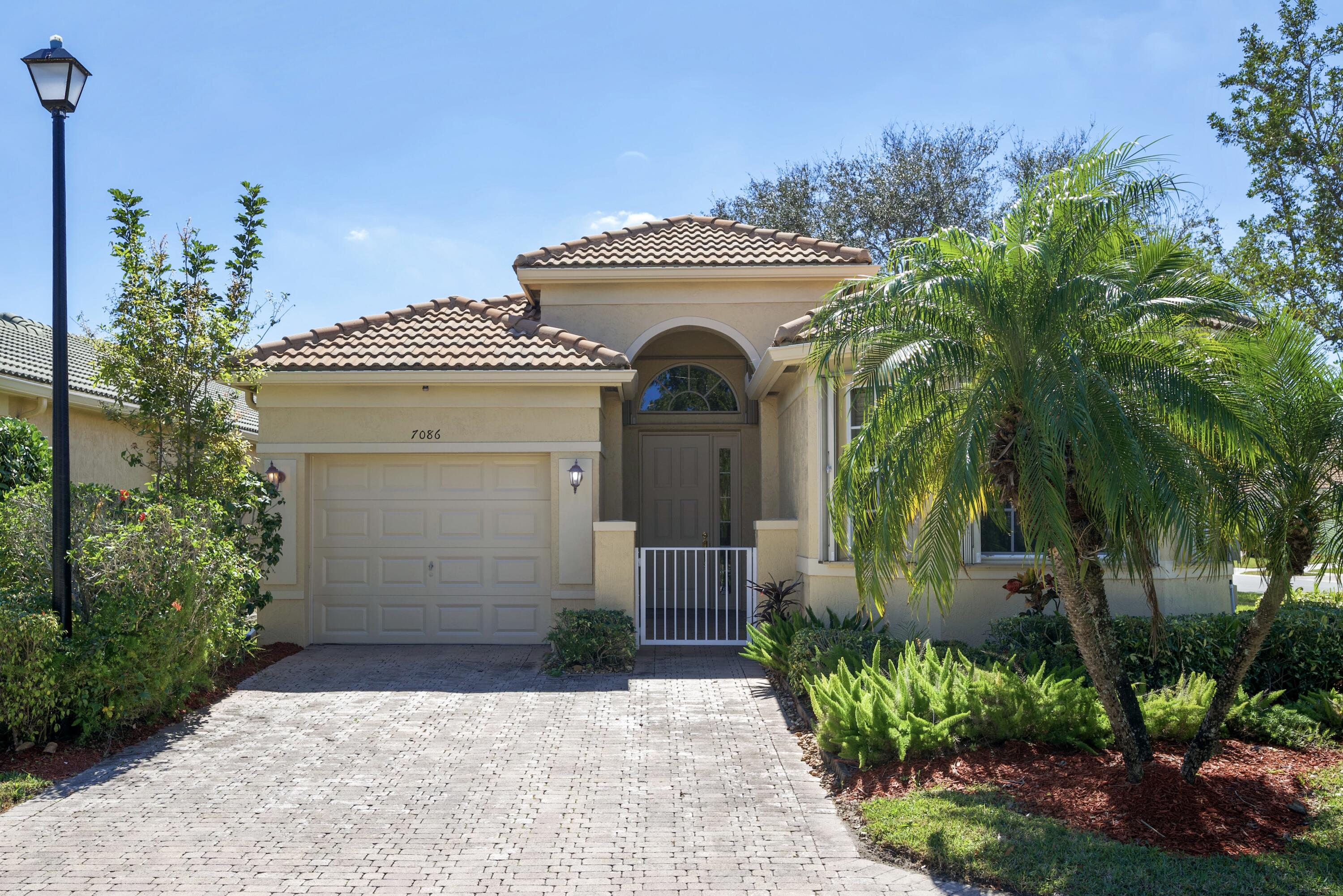7086 Del Corso Lane