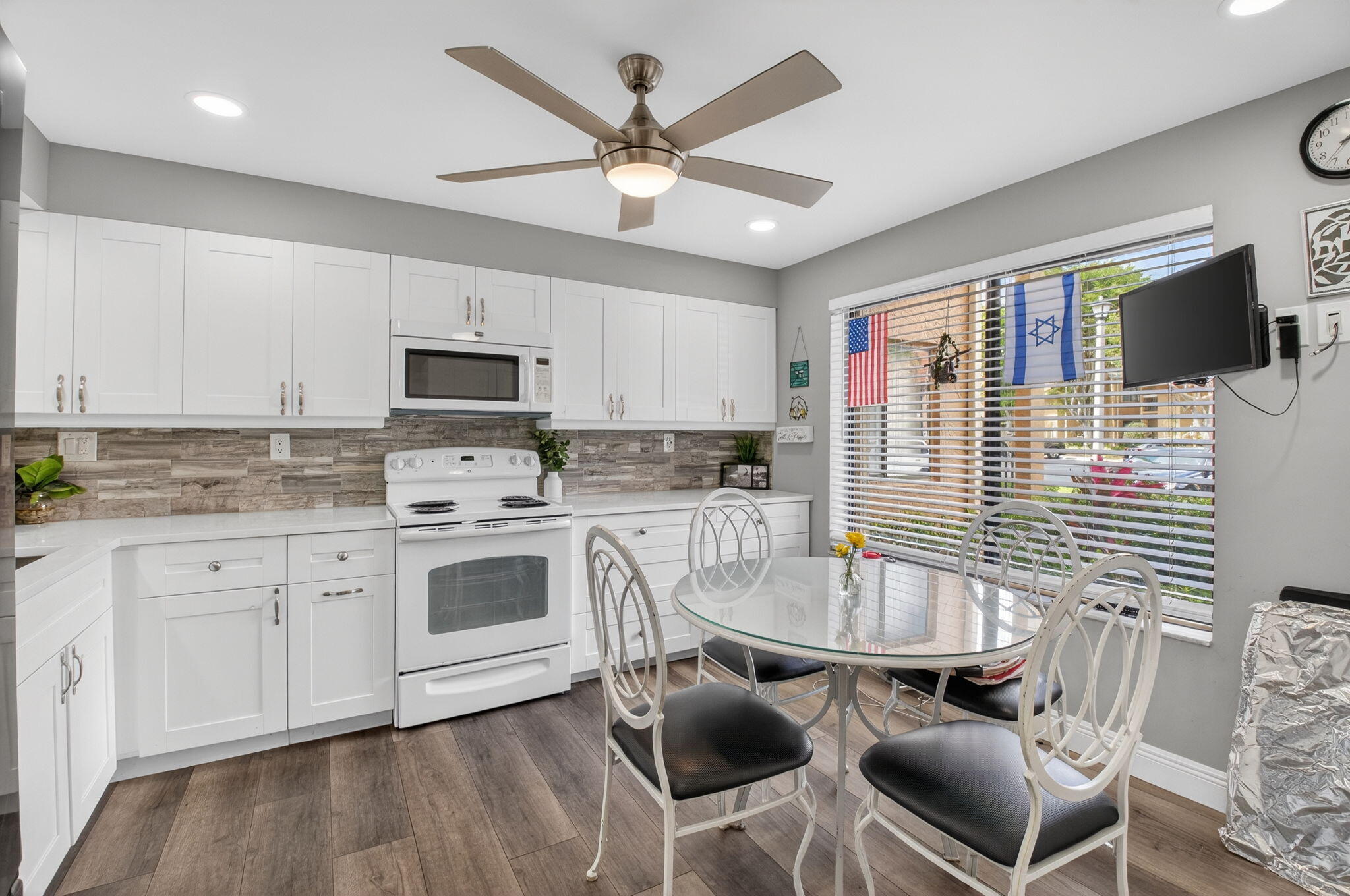 11135 Green Lake Drive 102