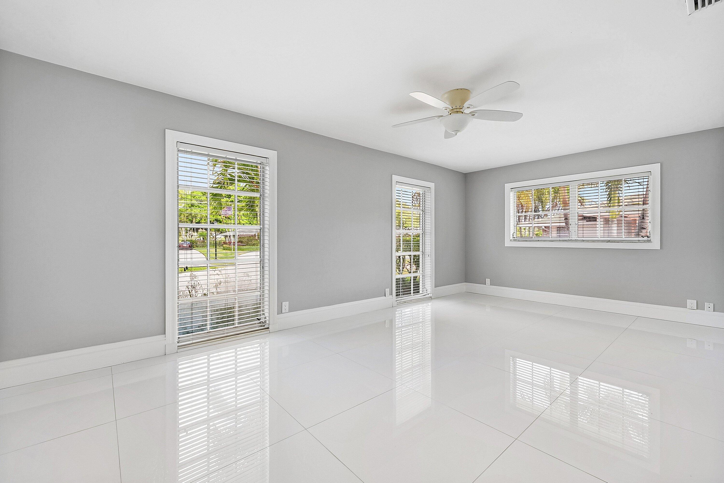 417 N Country Club Drive