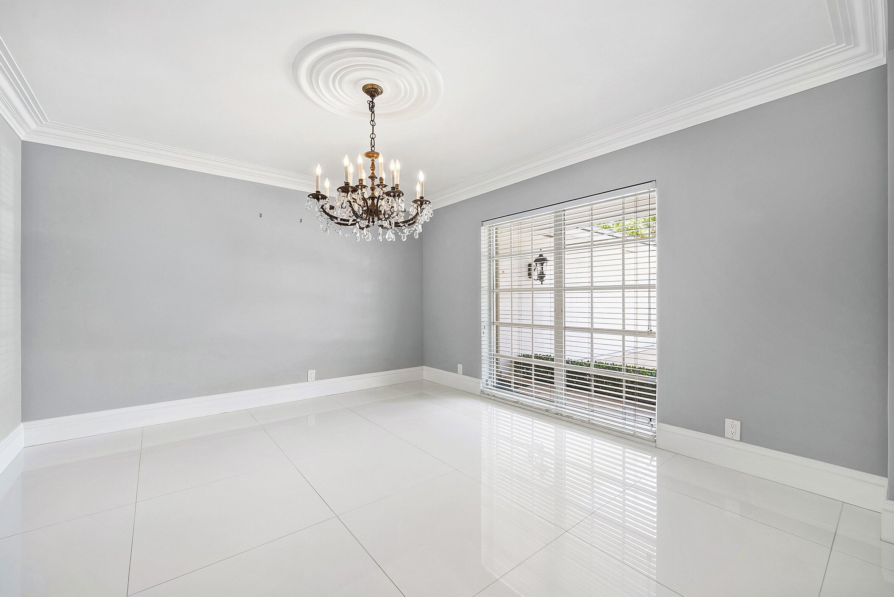 417 N Country Club Drive