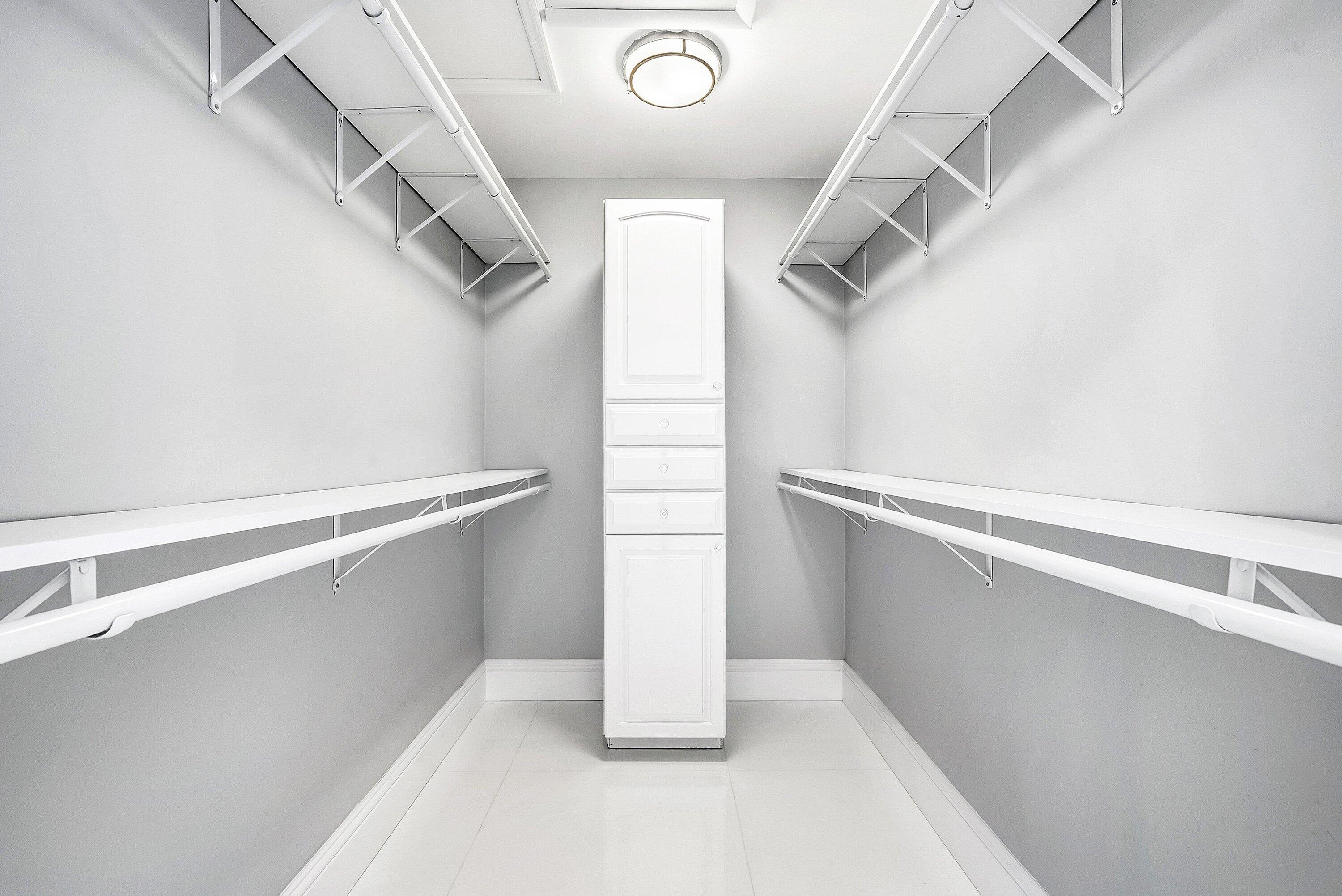 417 N Country Club Drive