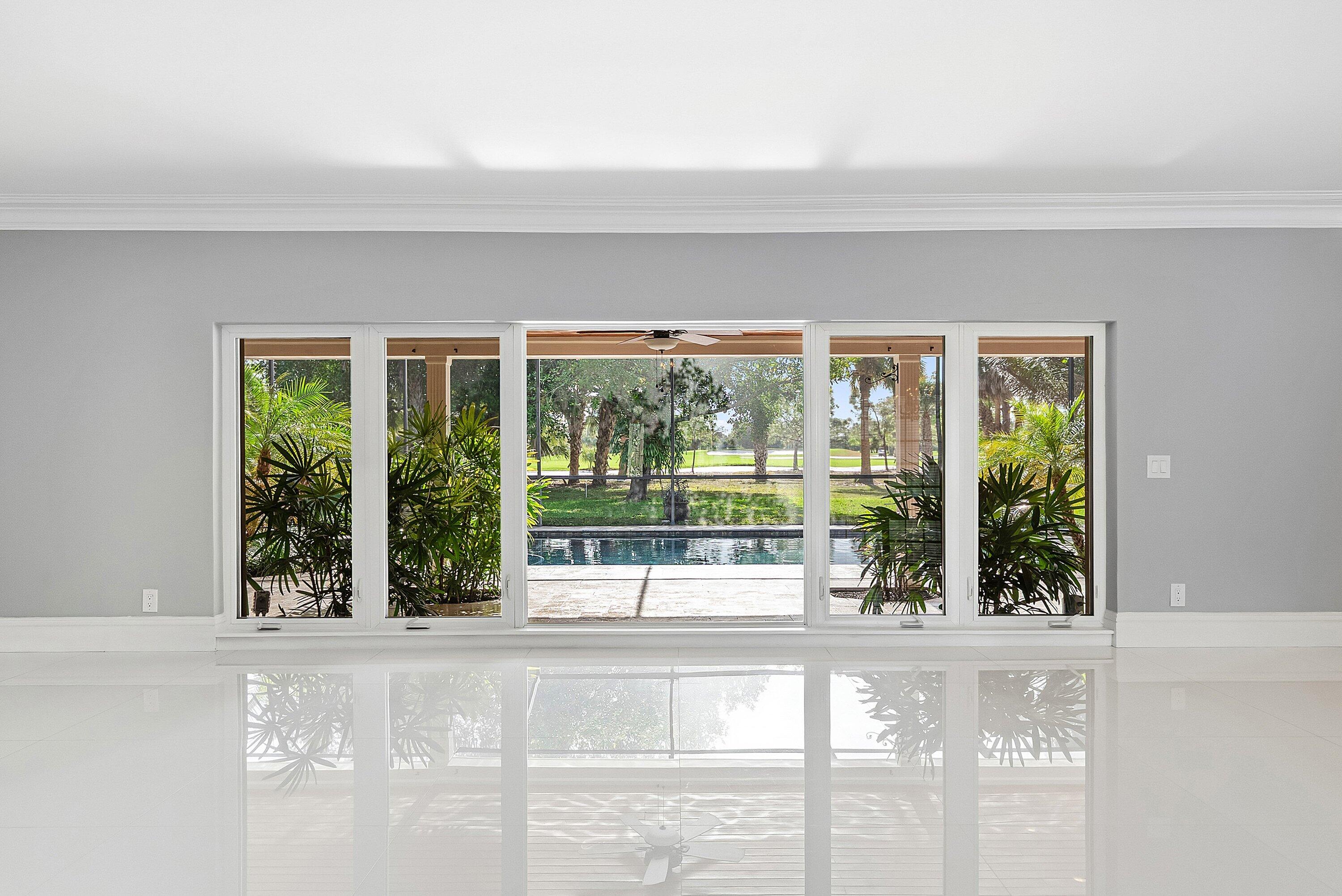 417 N Country Club Drive