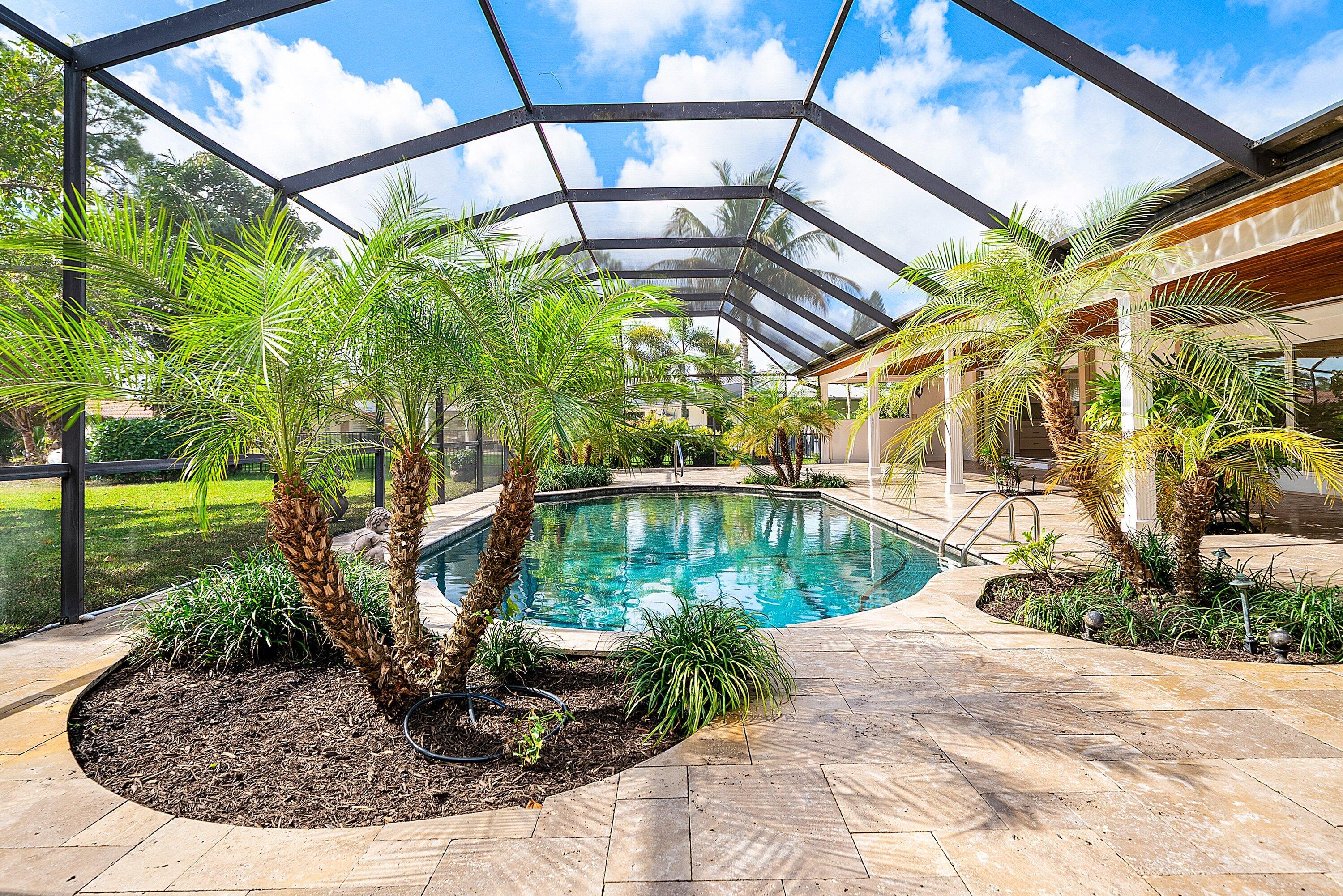 417 N Country Club Drive