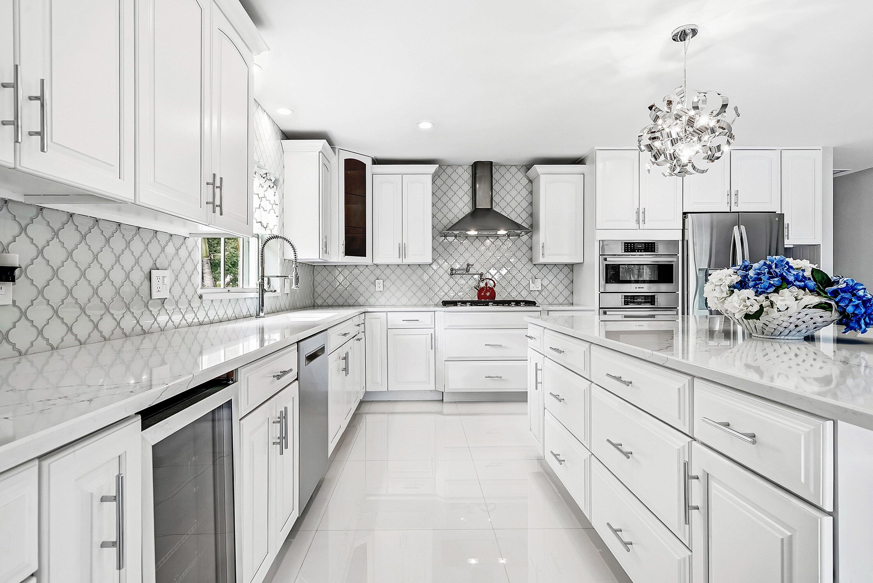 417 N Country Club Drive