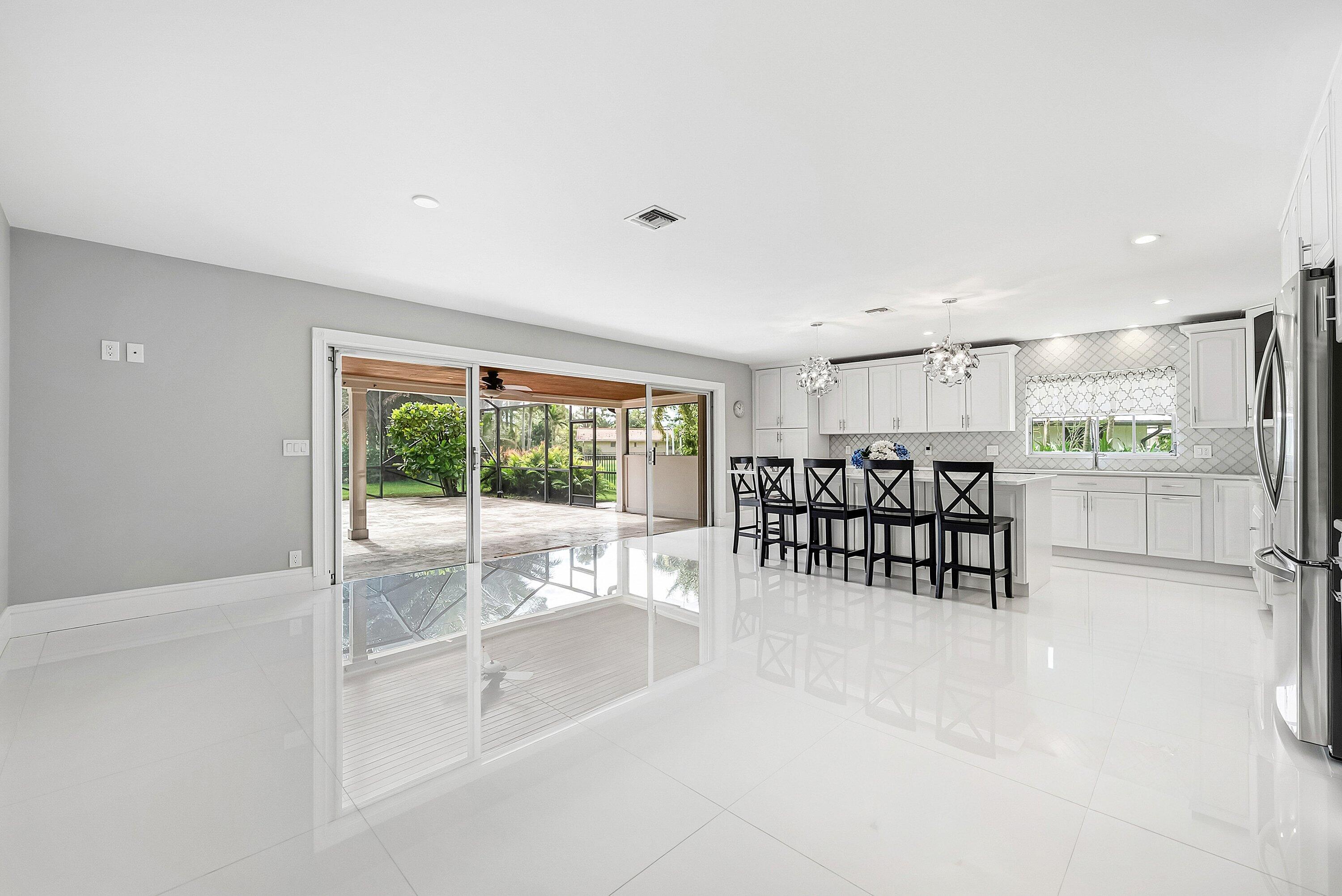 417 N Country Club Drive