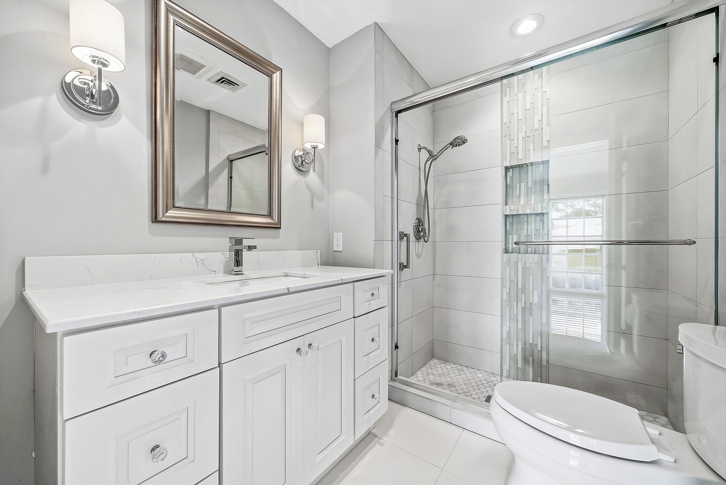 417 N Country Club Drive