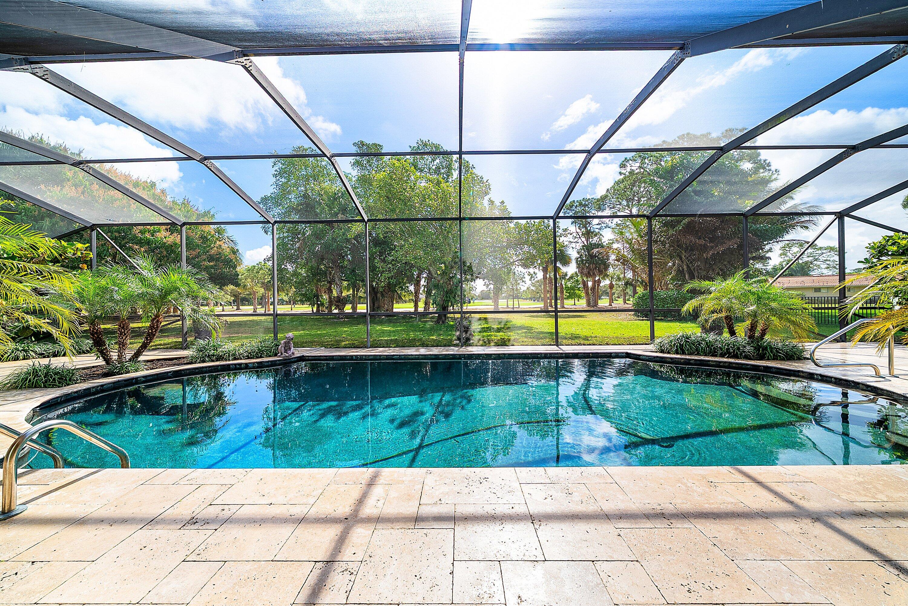 417 N Country Club Drive