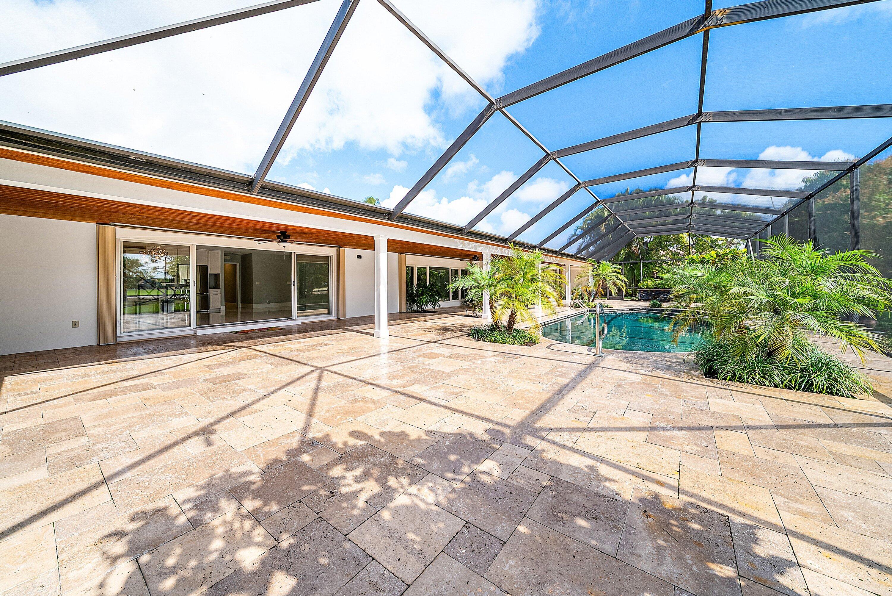 417 N Country Club Drive