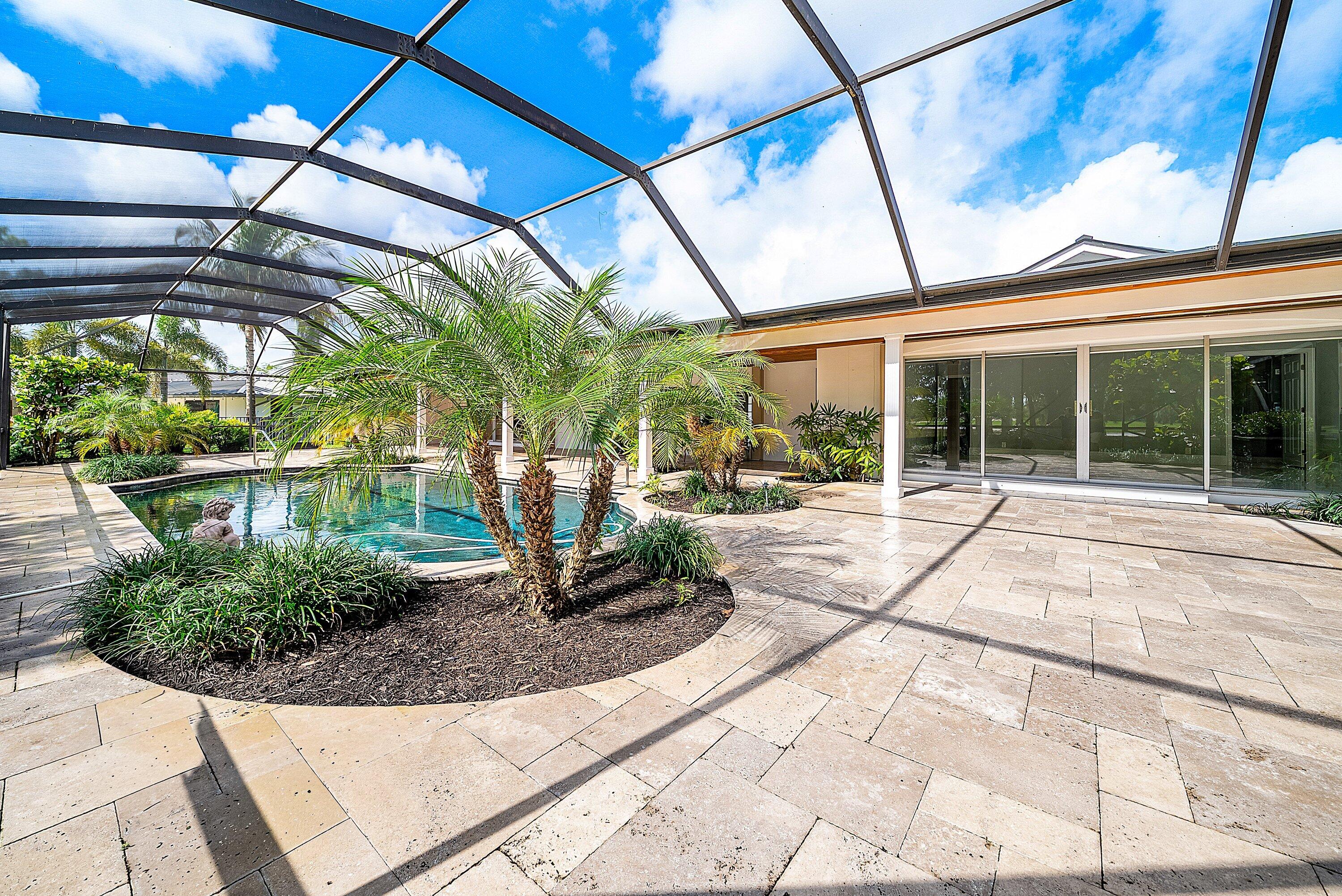 417 N Country Club Drive