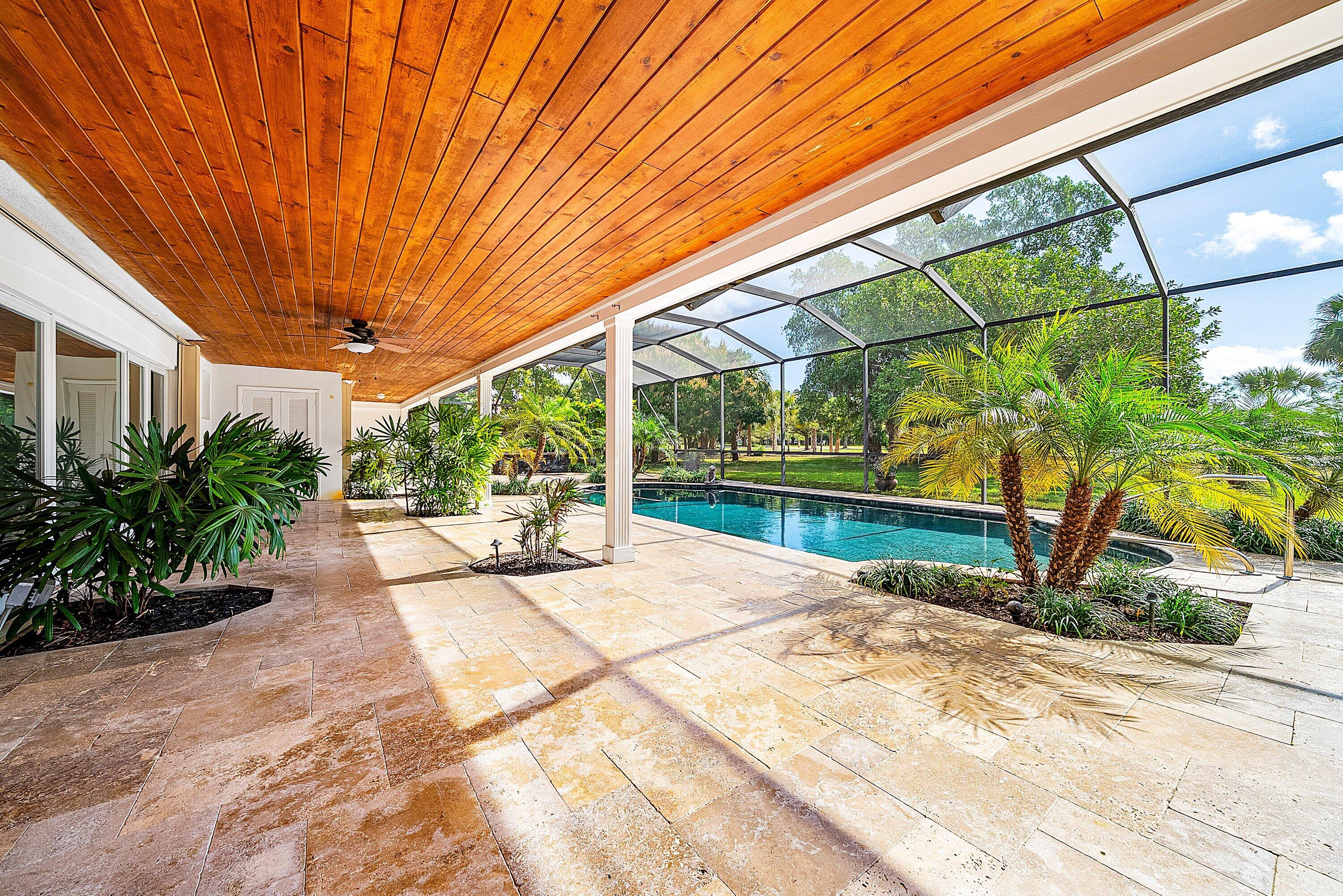 417 N Country Club Drive