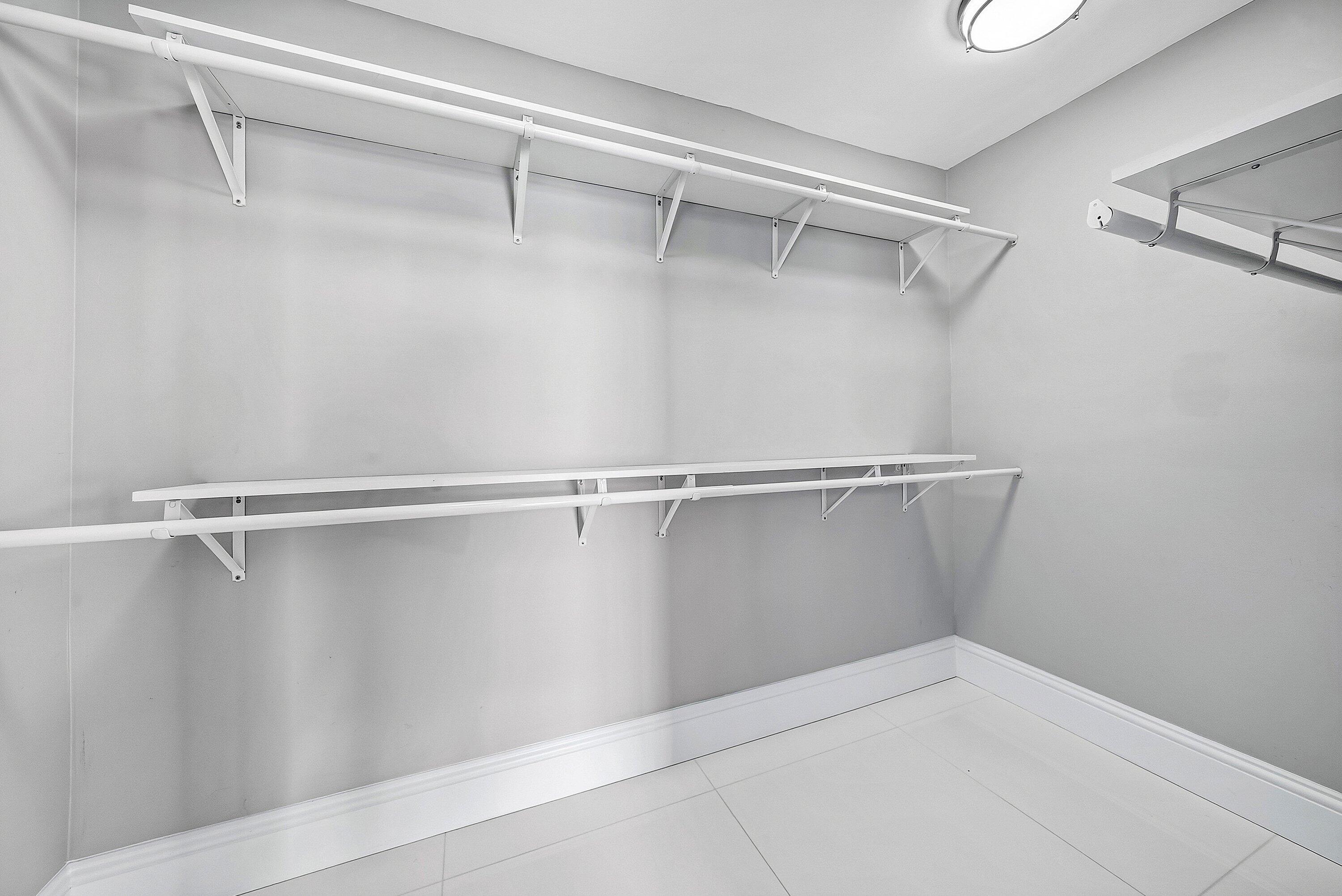 417 N Country Club Drive