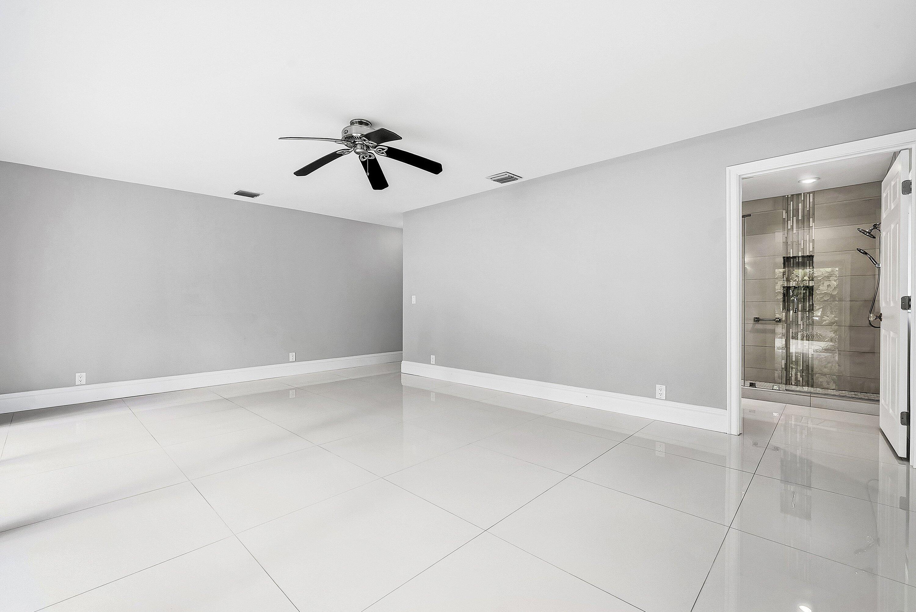 417 N Country Club Drive