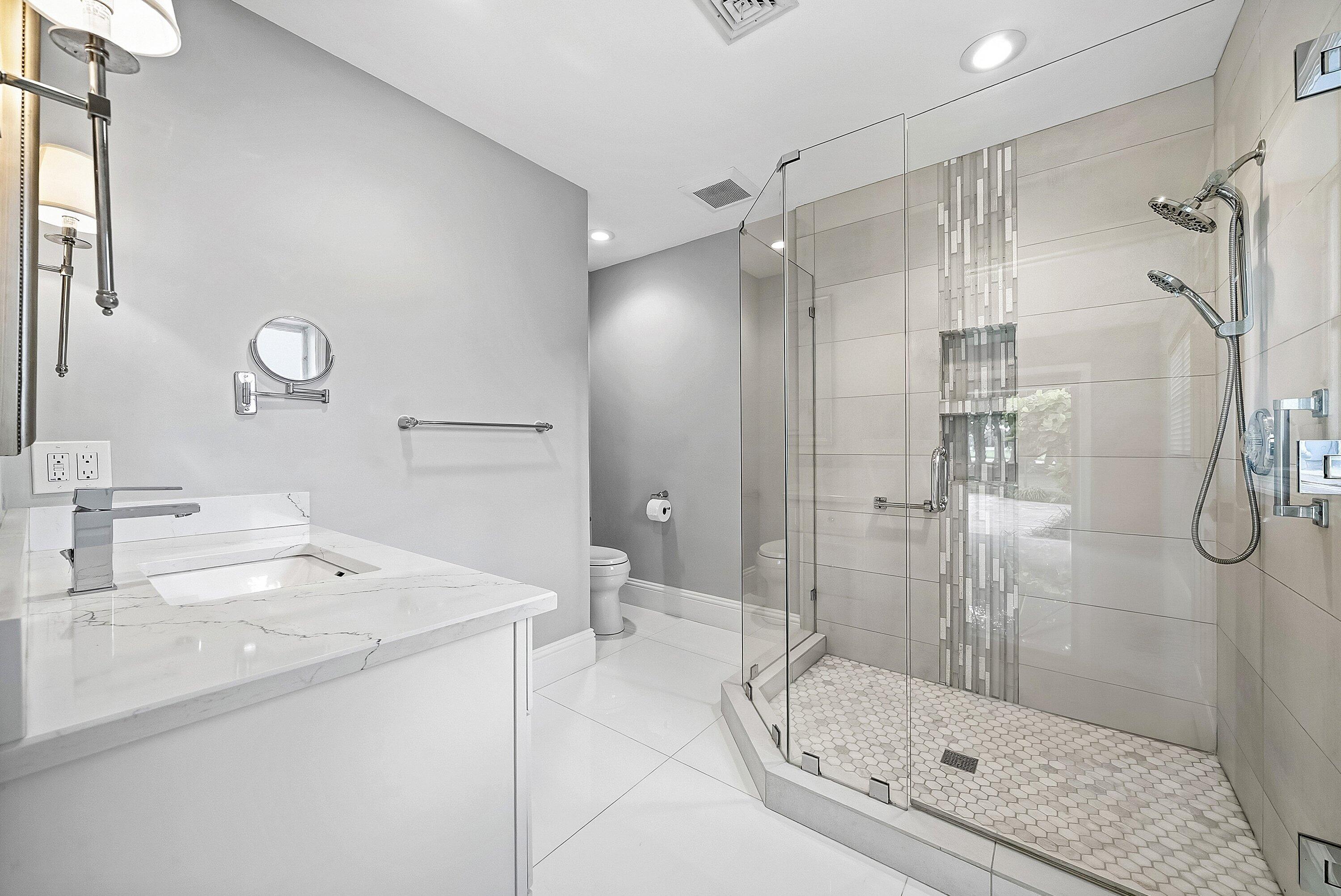 417 N Country Club Drive