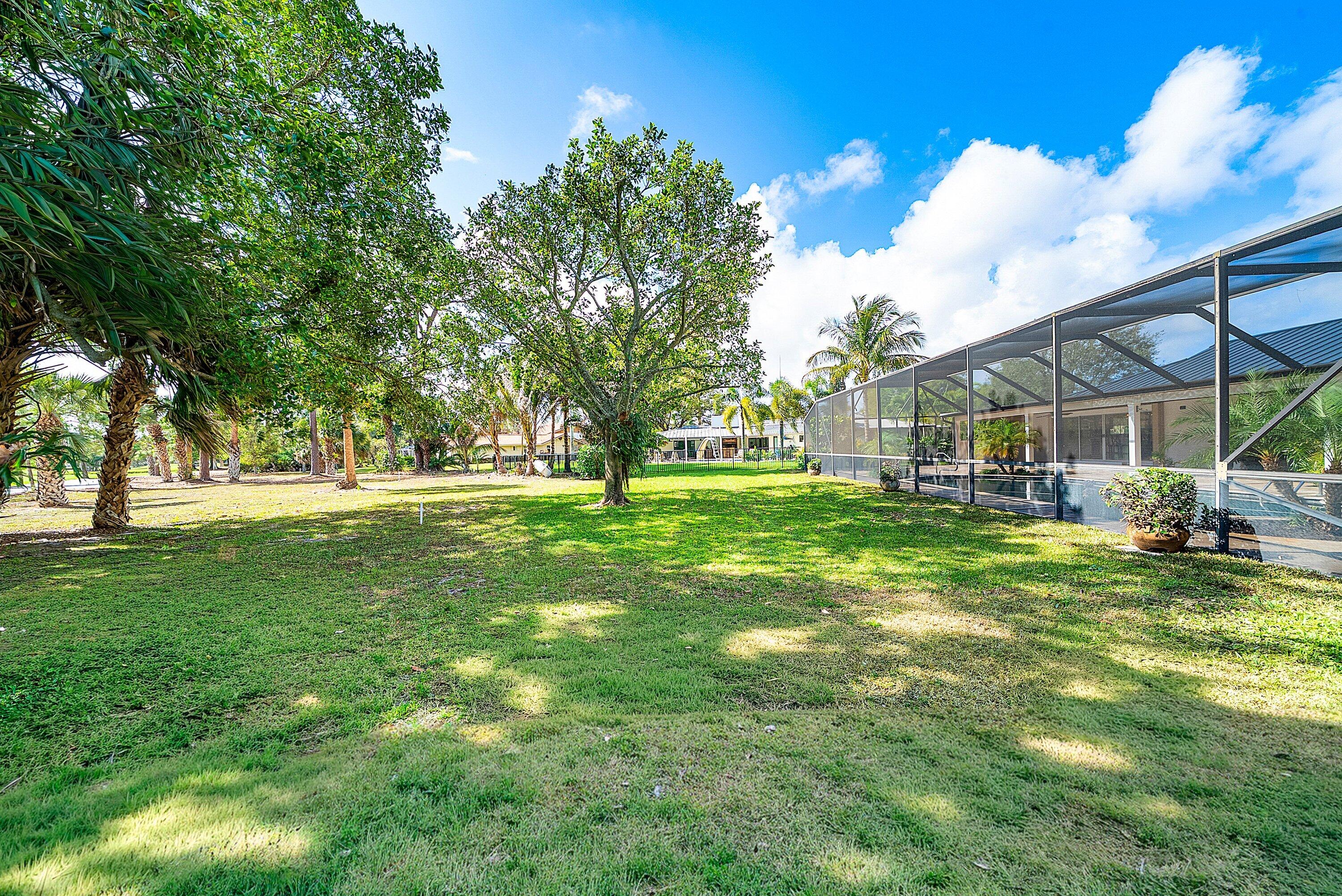 417 N Country Club Drive