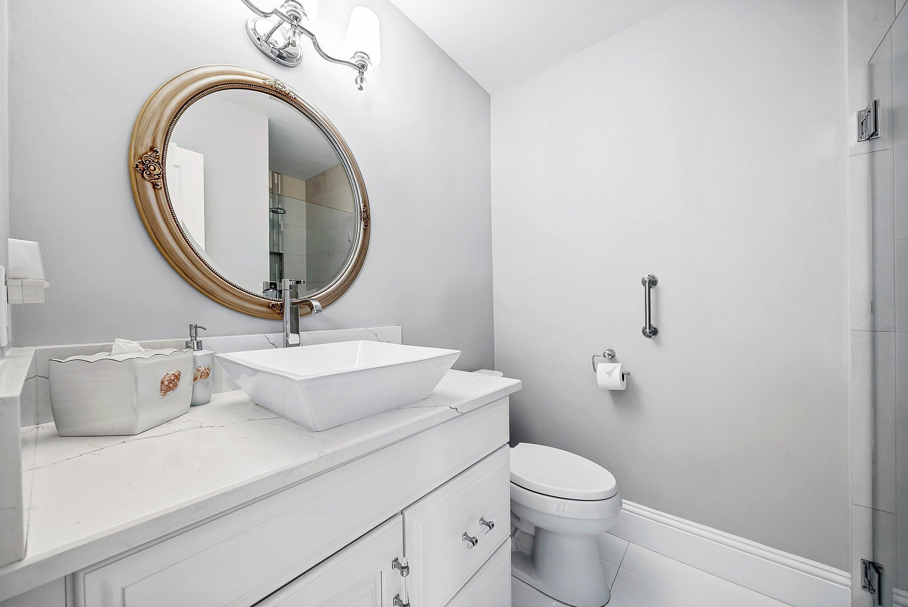 417 N Country Club Drive