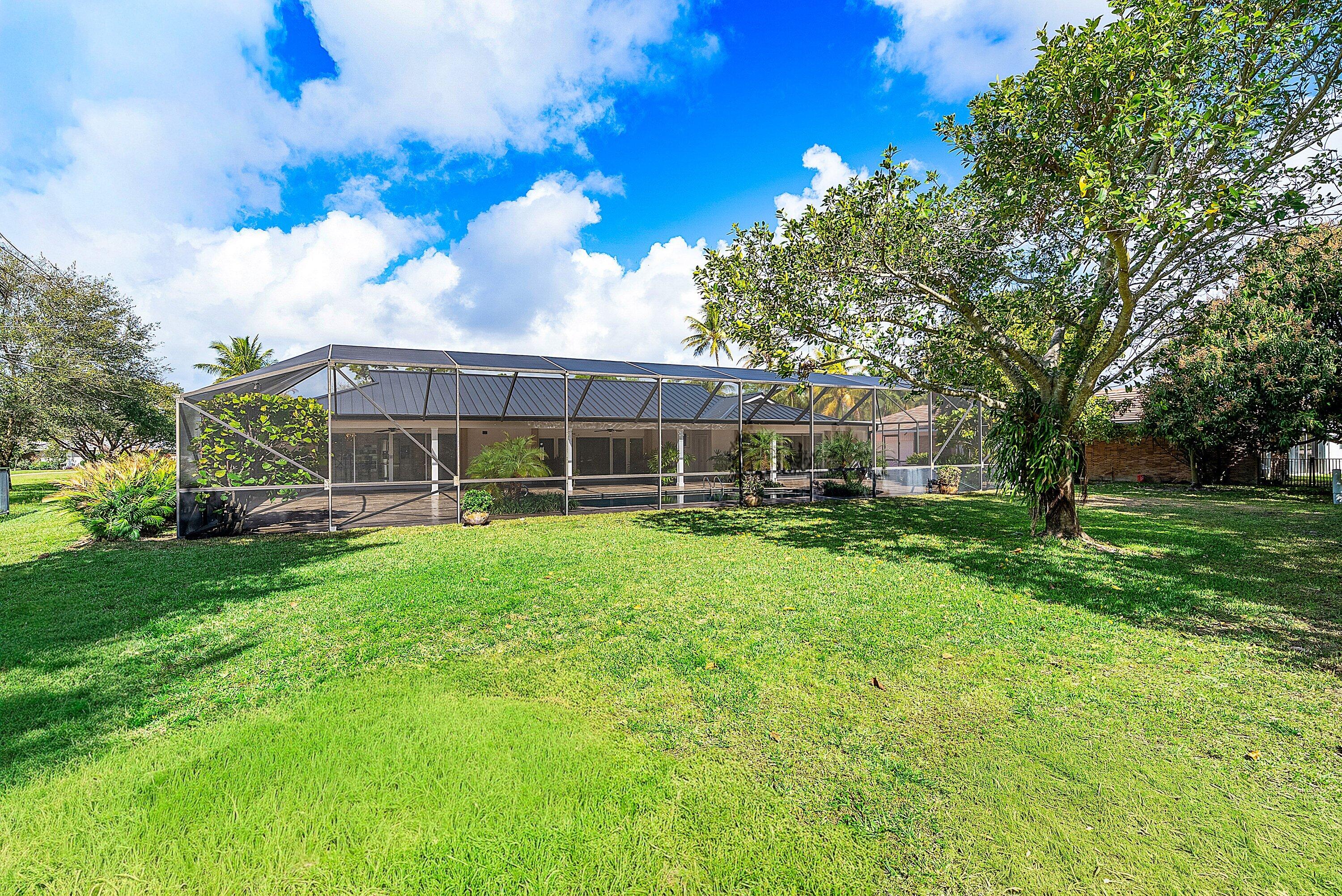 417 N Country Club Drive