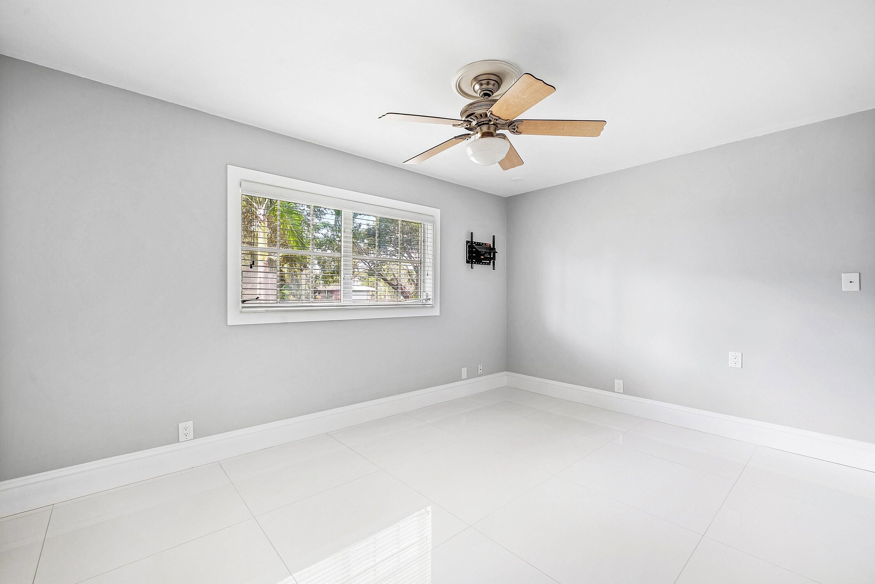 417 N Country Club Drive