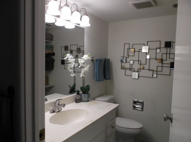 9637 S Keeler Avenue Unit: 1E