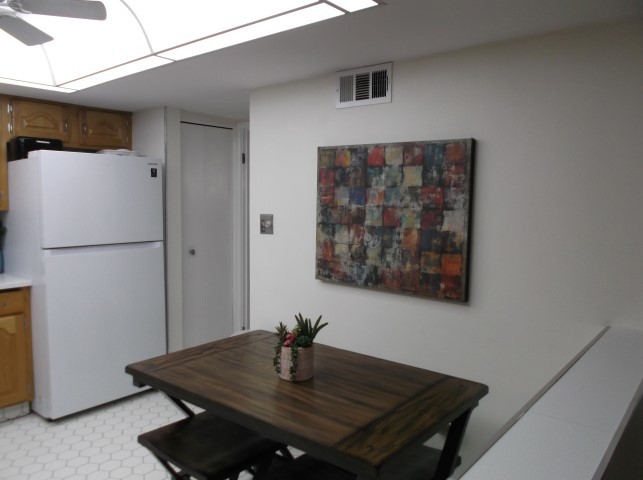 9637 S Keeler Avenue Unit: 1E