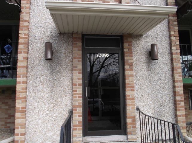 9637 S Keeler Avenue Unit: 1E