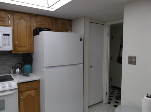 9637 S Keeler Avenue Unit: 1E