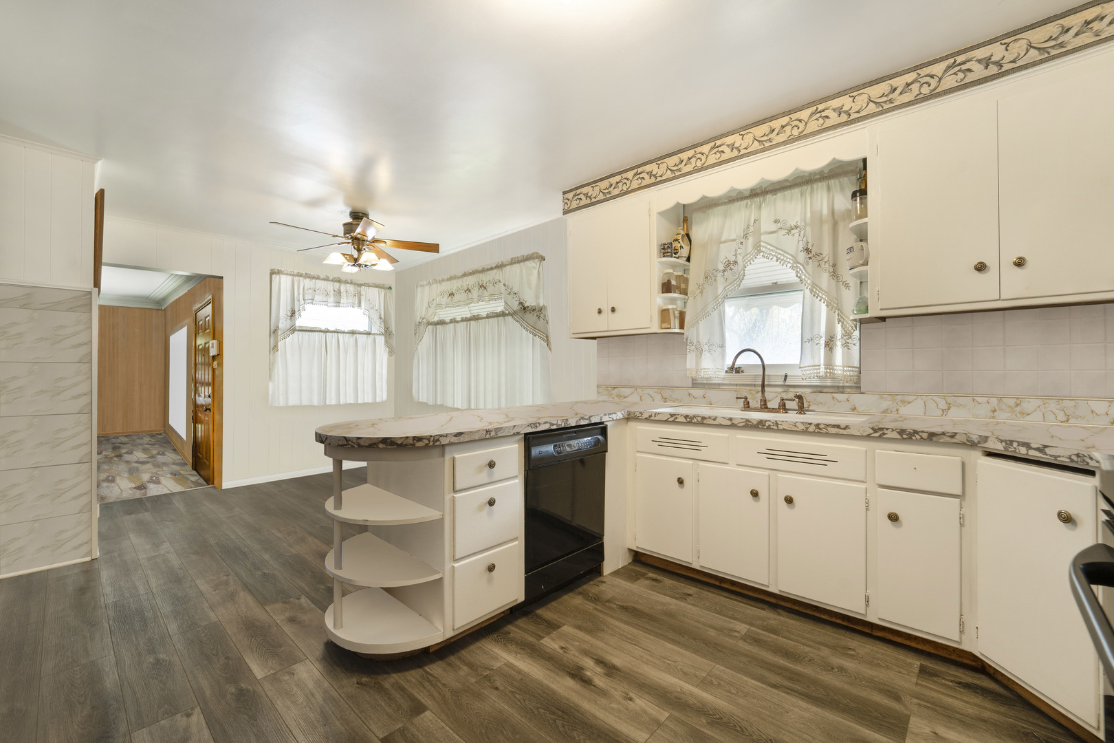 9757 S Oakley Avenue