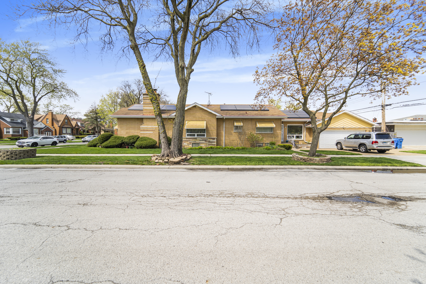 9757 S Oakley Avenue