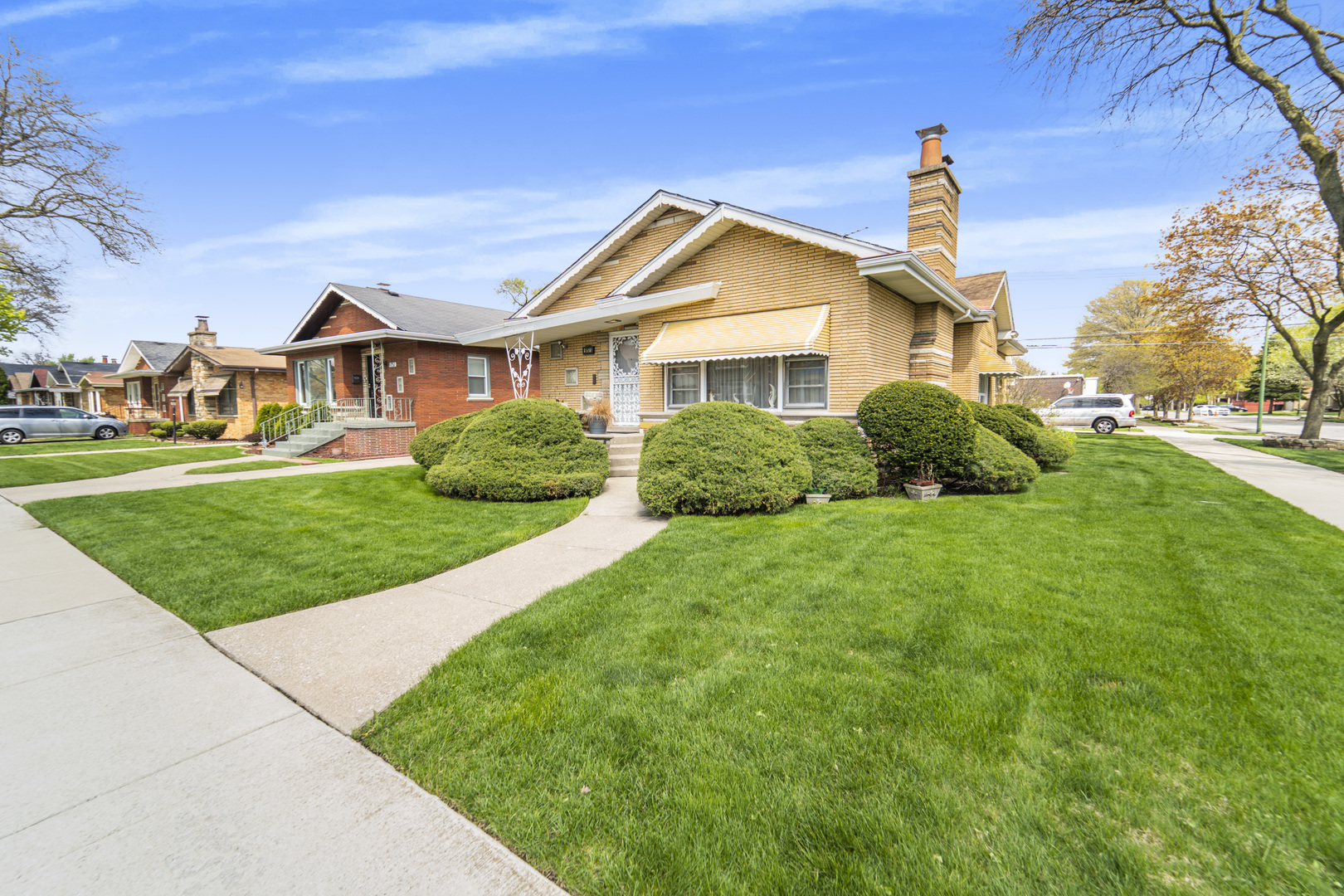 9757 S Oakley Avenue